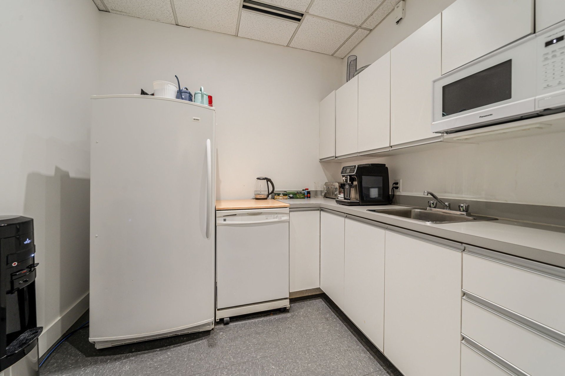 Photo - Kitchen