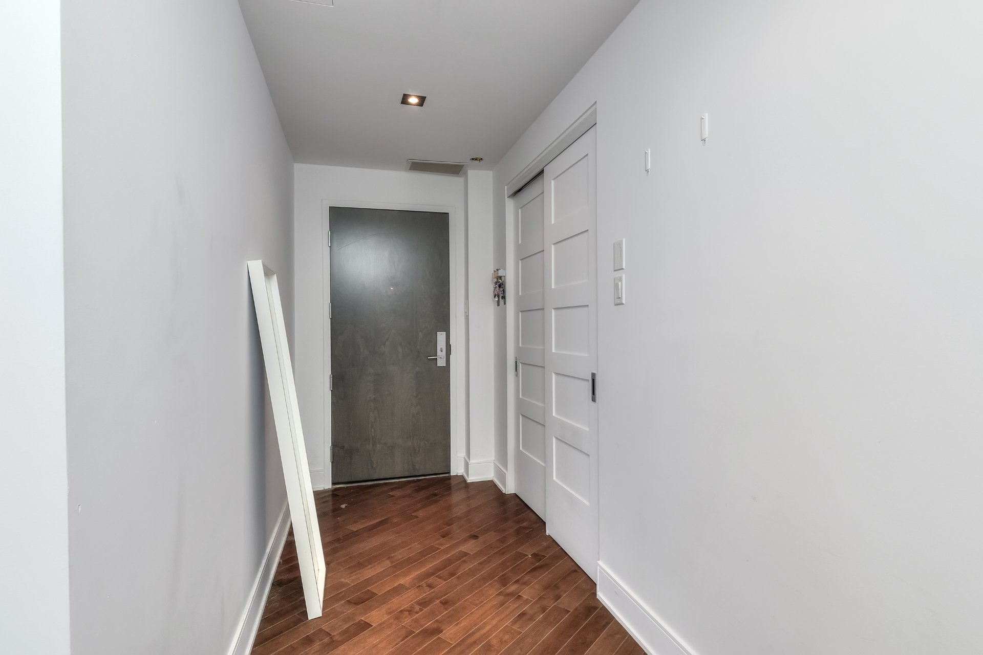 Photo - Hallway