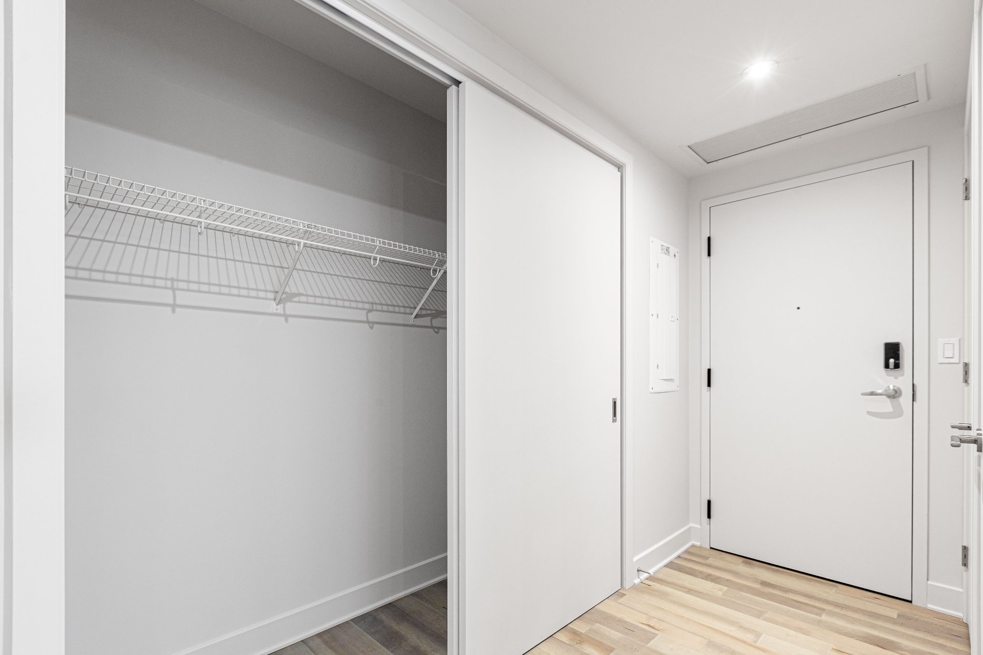 Photo - Hallway