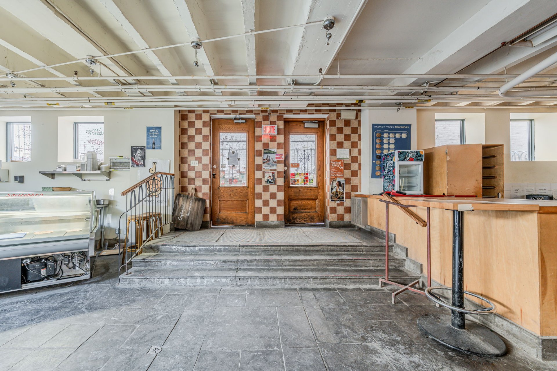 Photo - Interior