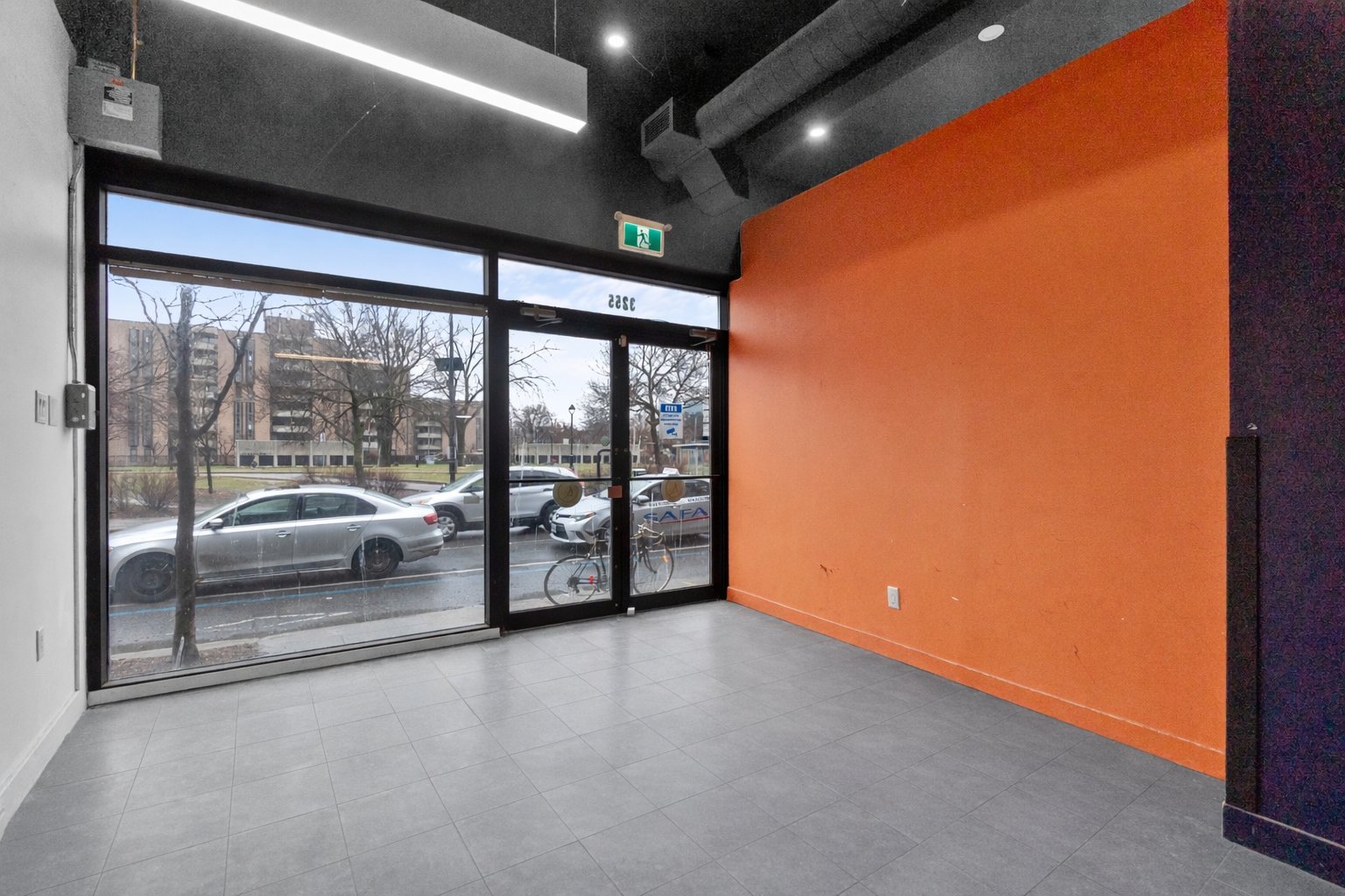 Photo - Interior