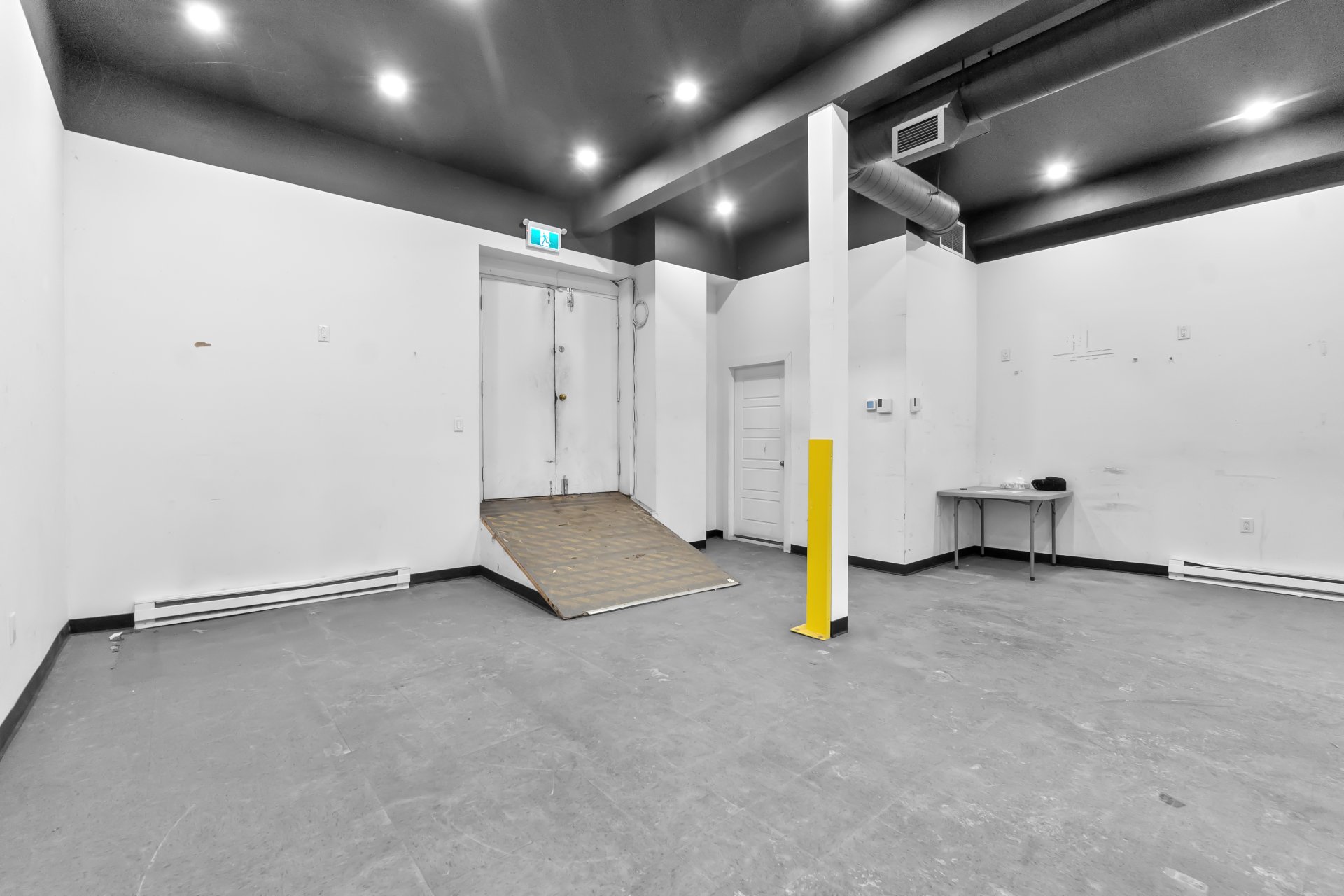 Photo - Interior
