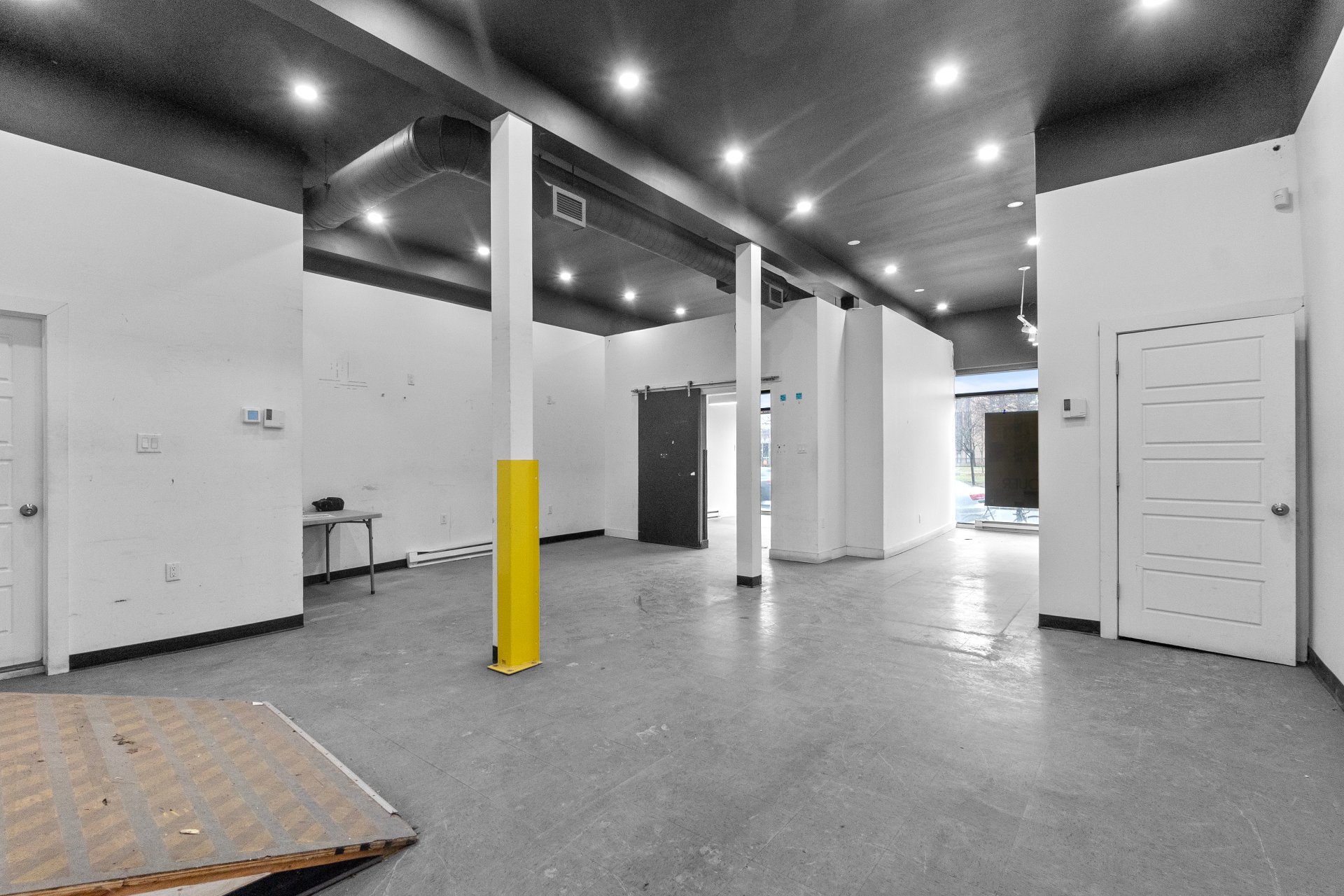 Photo - Interior