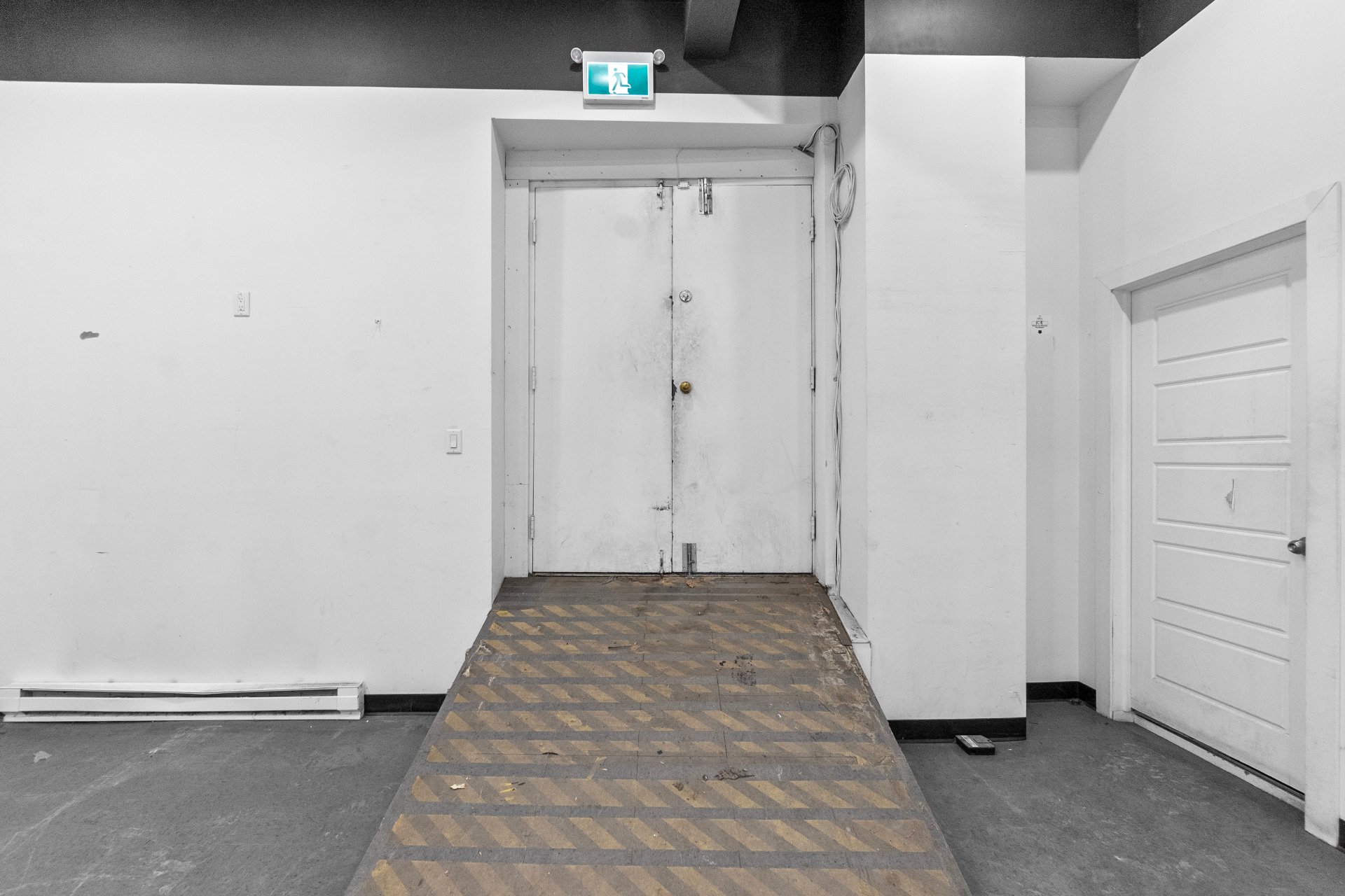 Photo - Interior