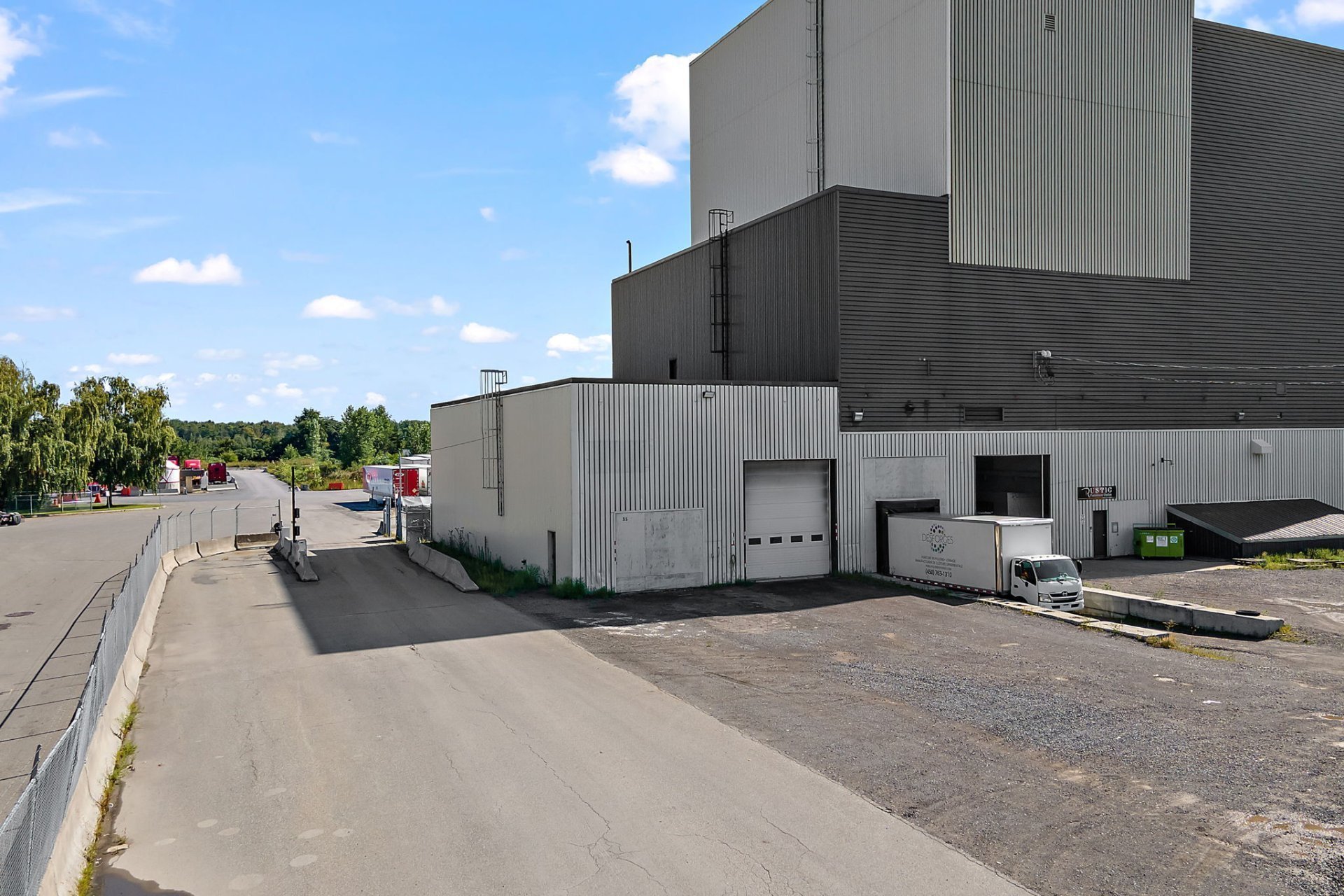 Photo - Entrée extérieure