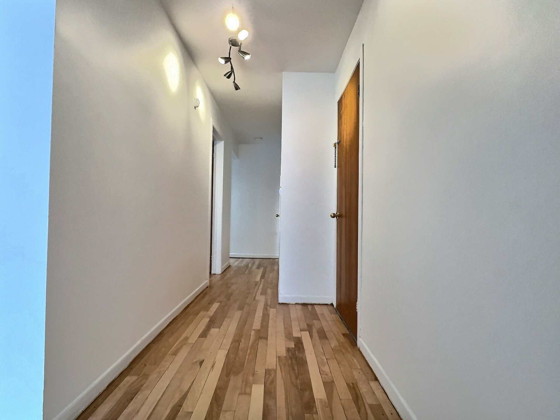 Photo - PASAGEWAY