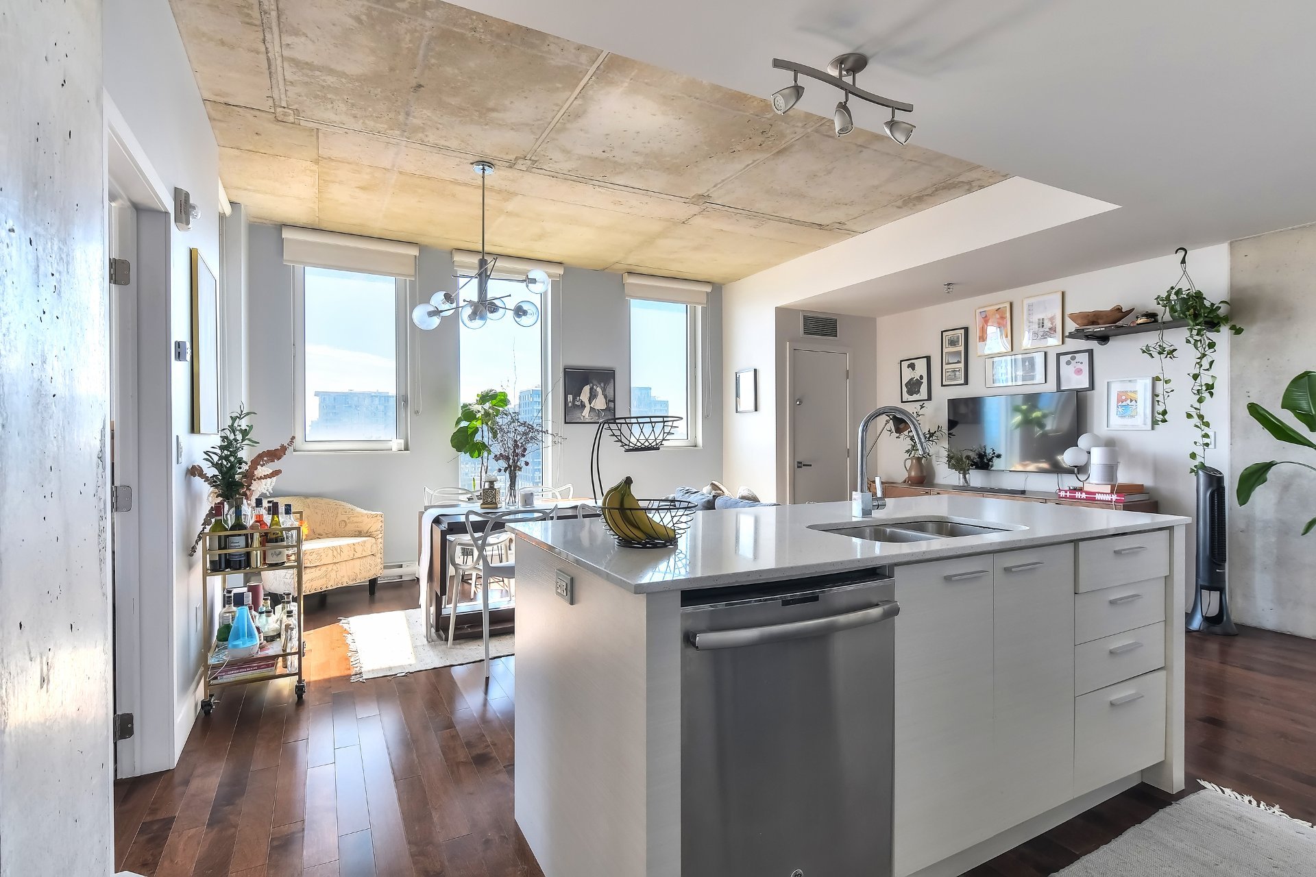 Photo - Kitchen