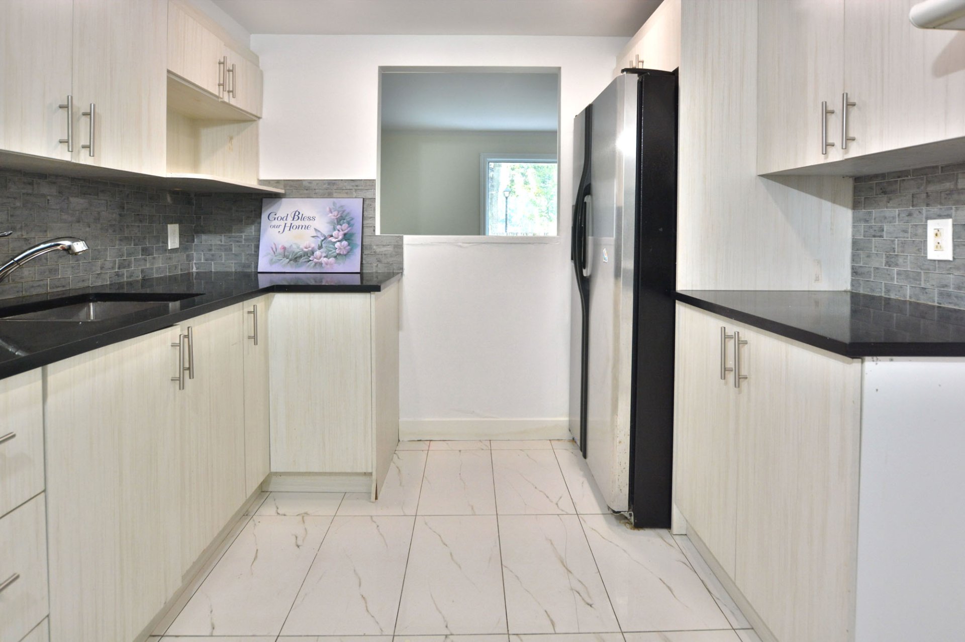 Photo - Kitchen