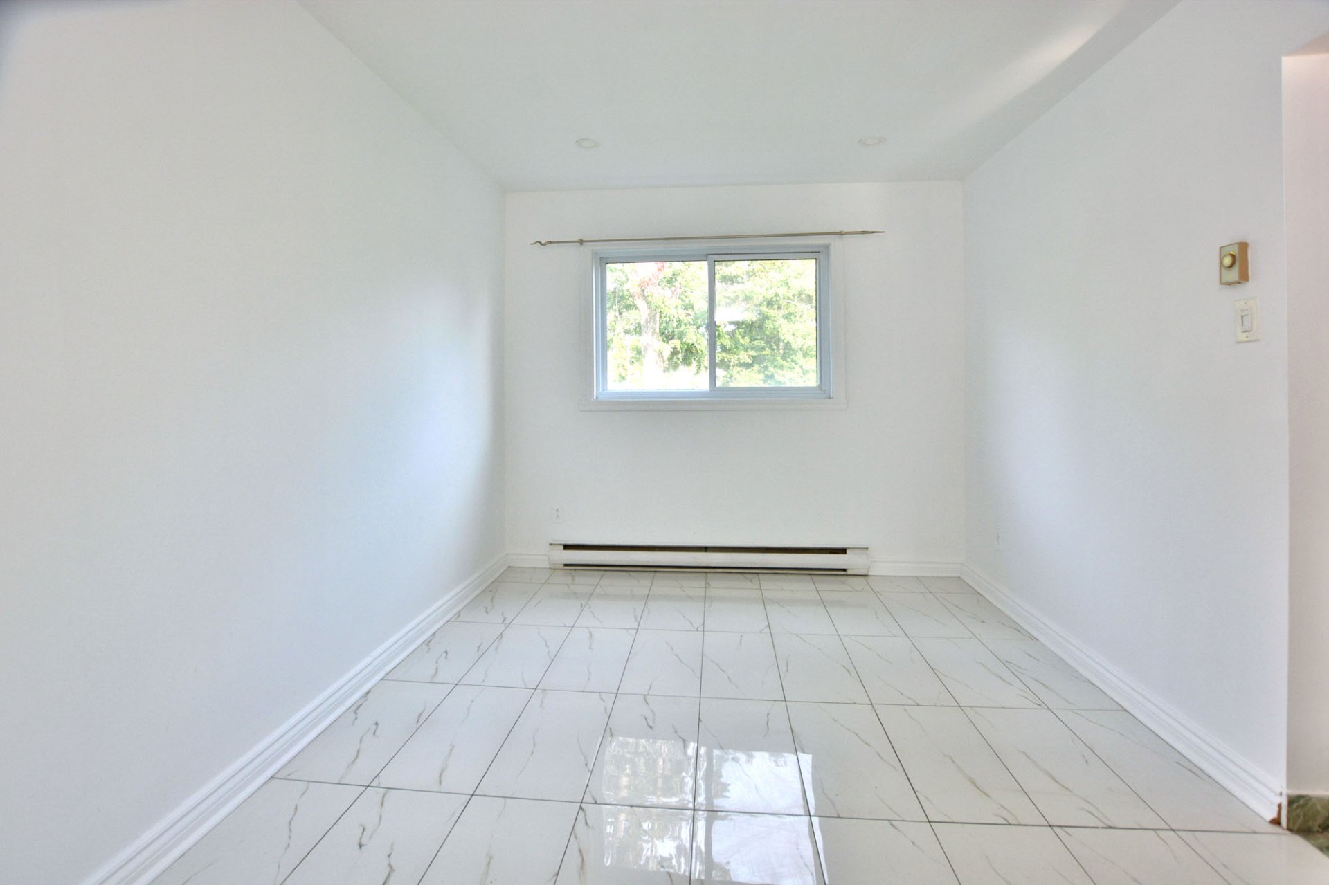 Photo - Dining room