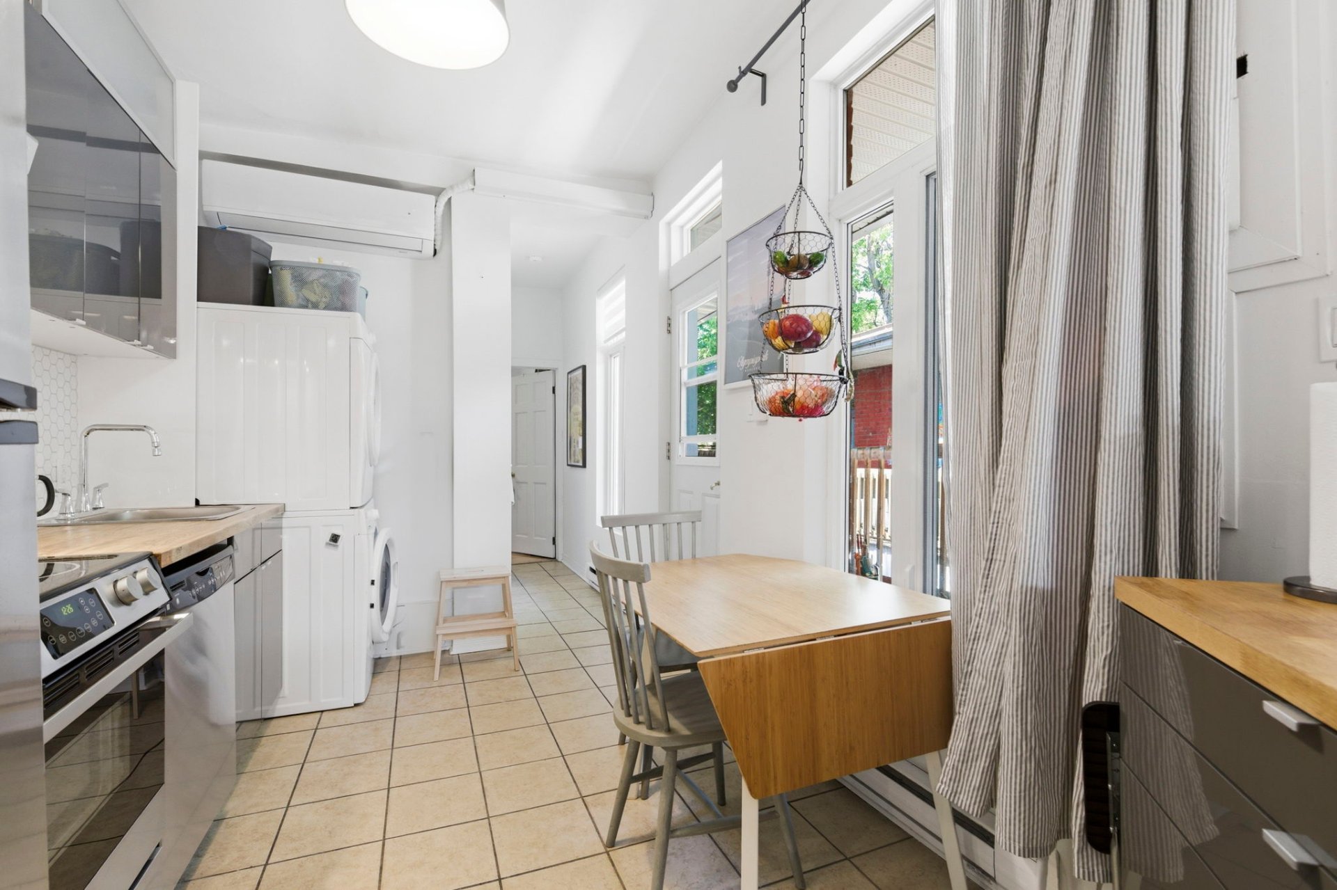 Photo - Kitchen
