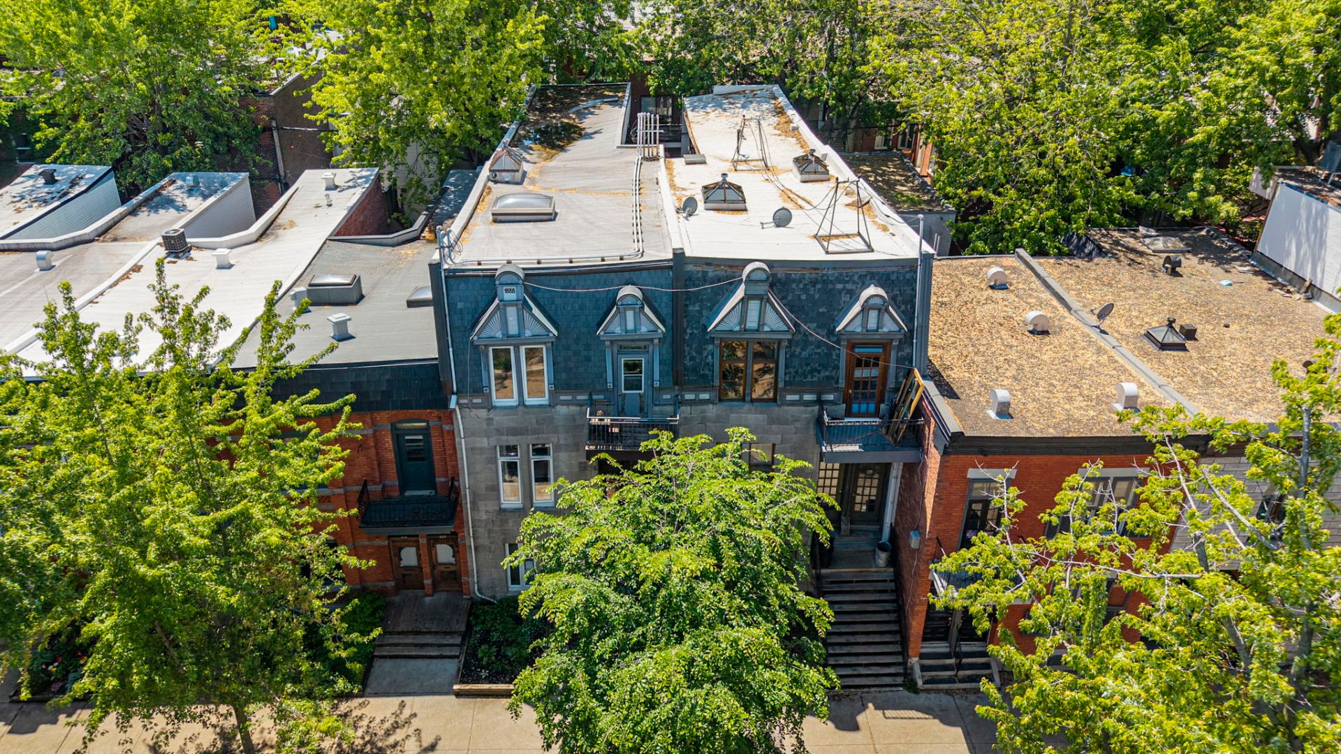 Photo - Exterior