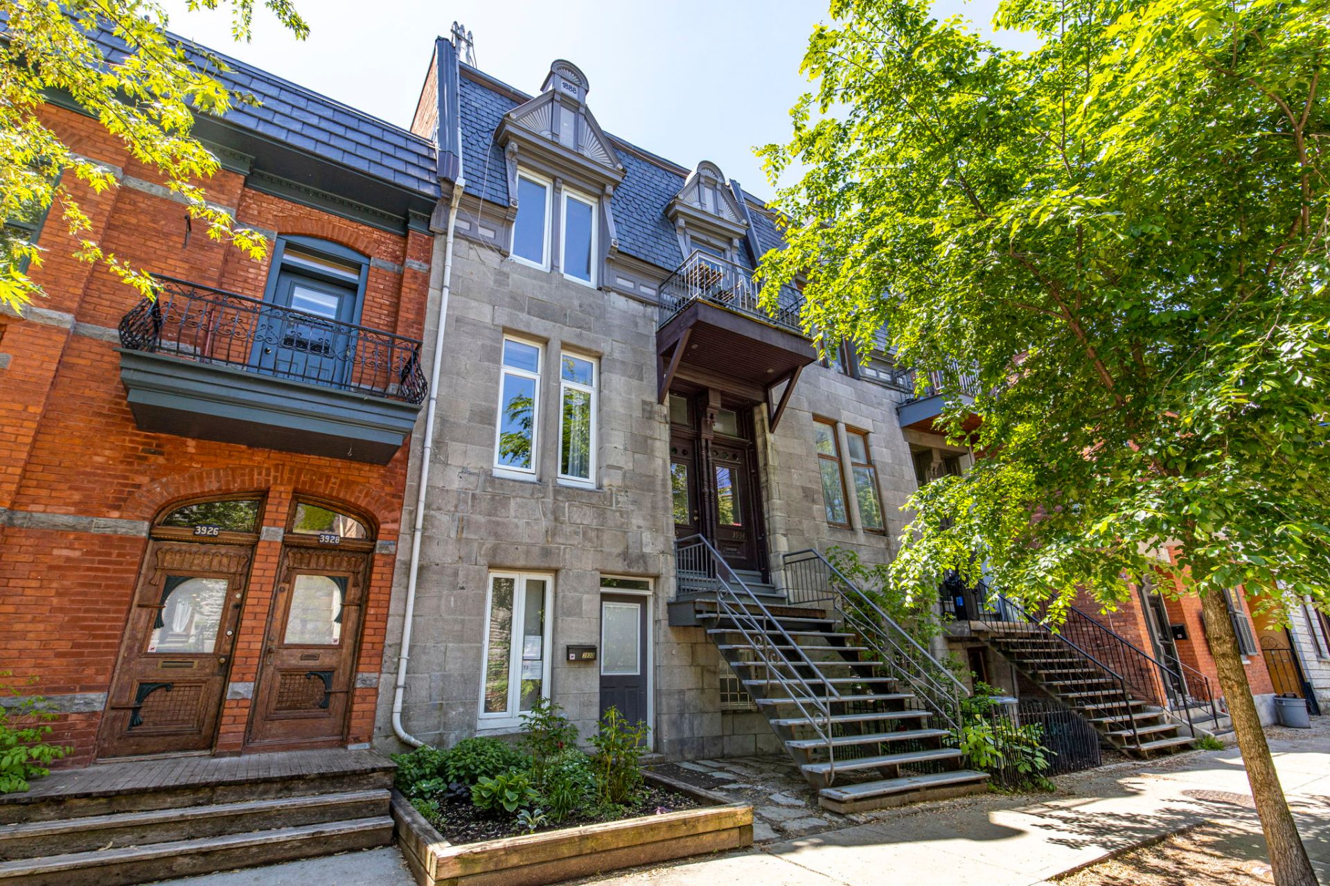 Photo - Frontage