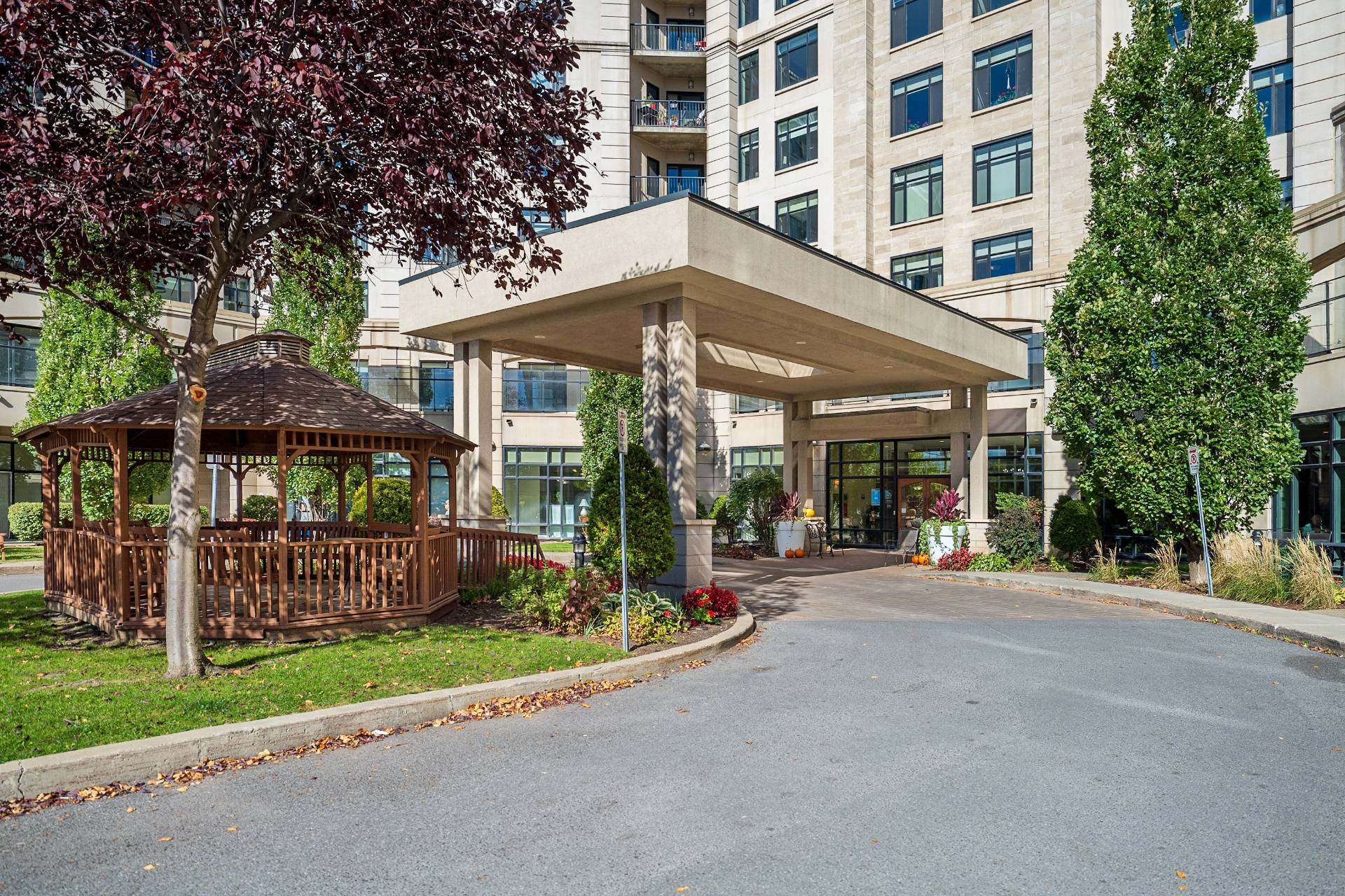 Photo - Exterior entrance