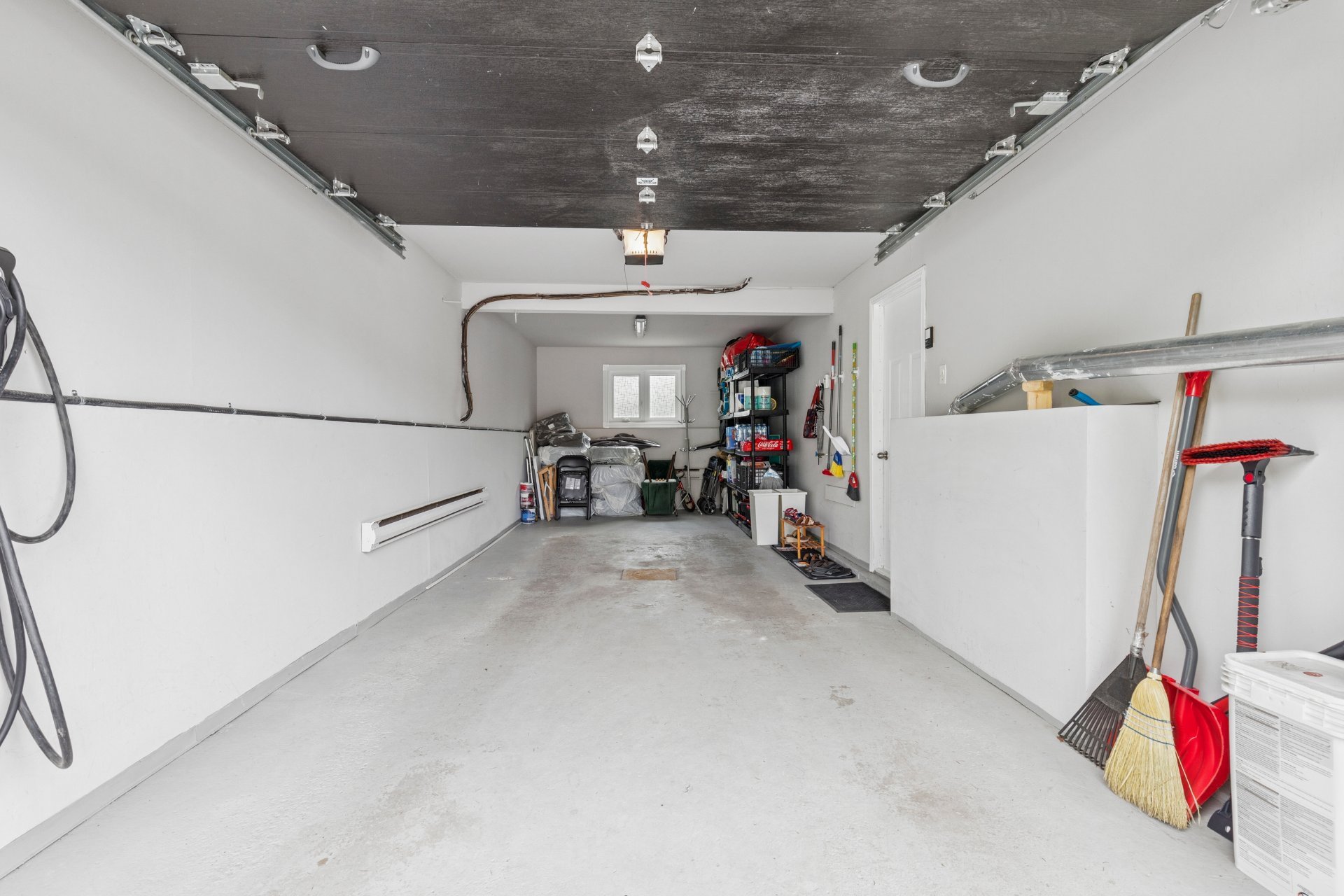 Photo - Garage
