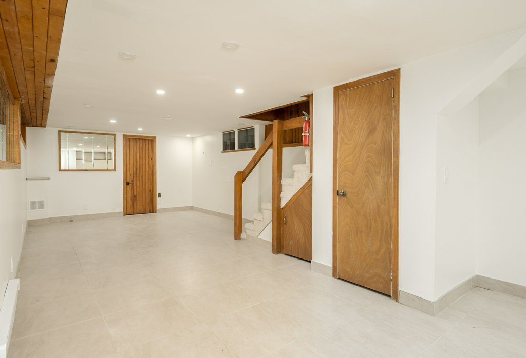 Photo - Basement