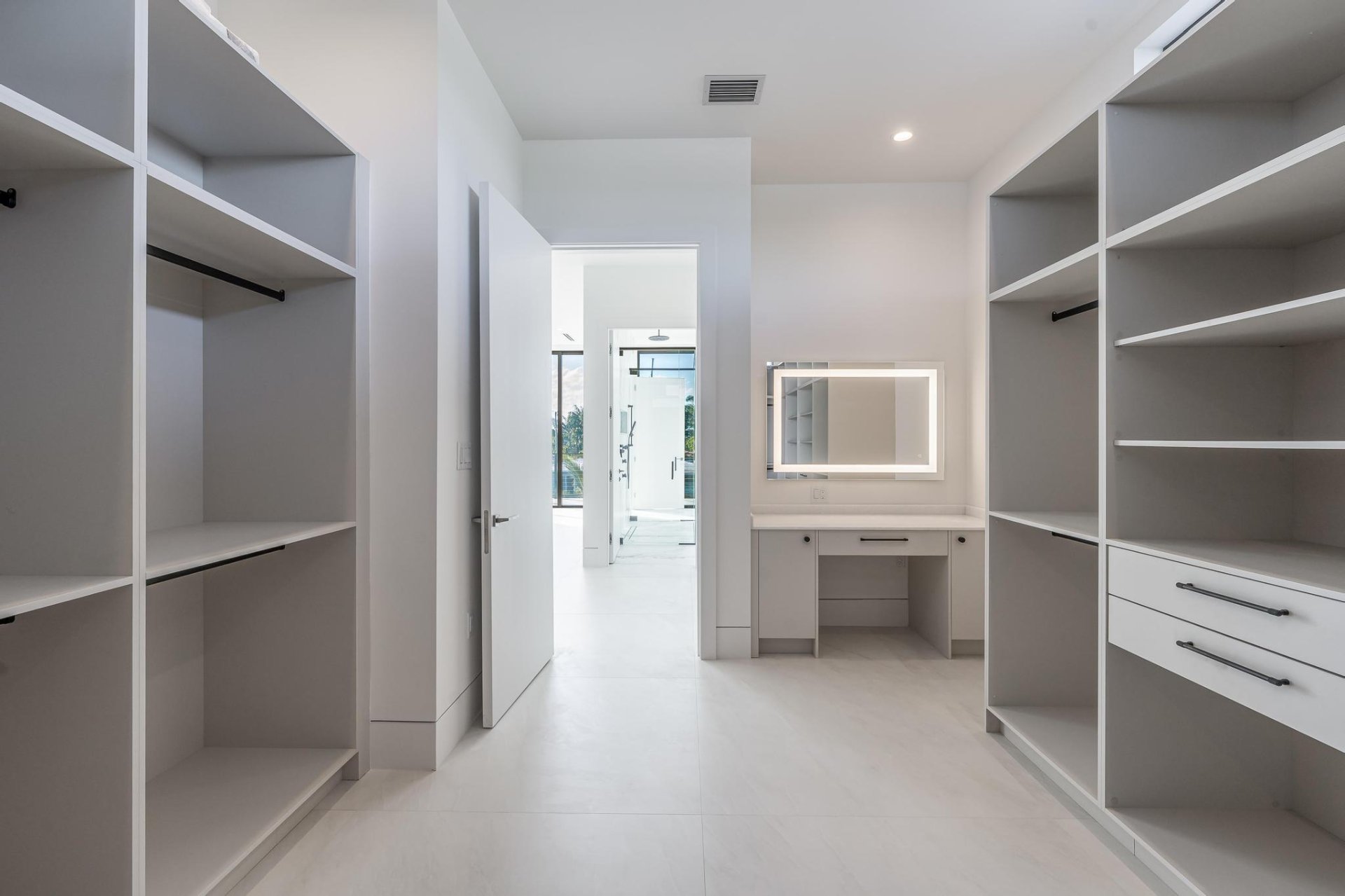 Photo - Penderie (Walk-in)