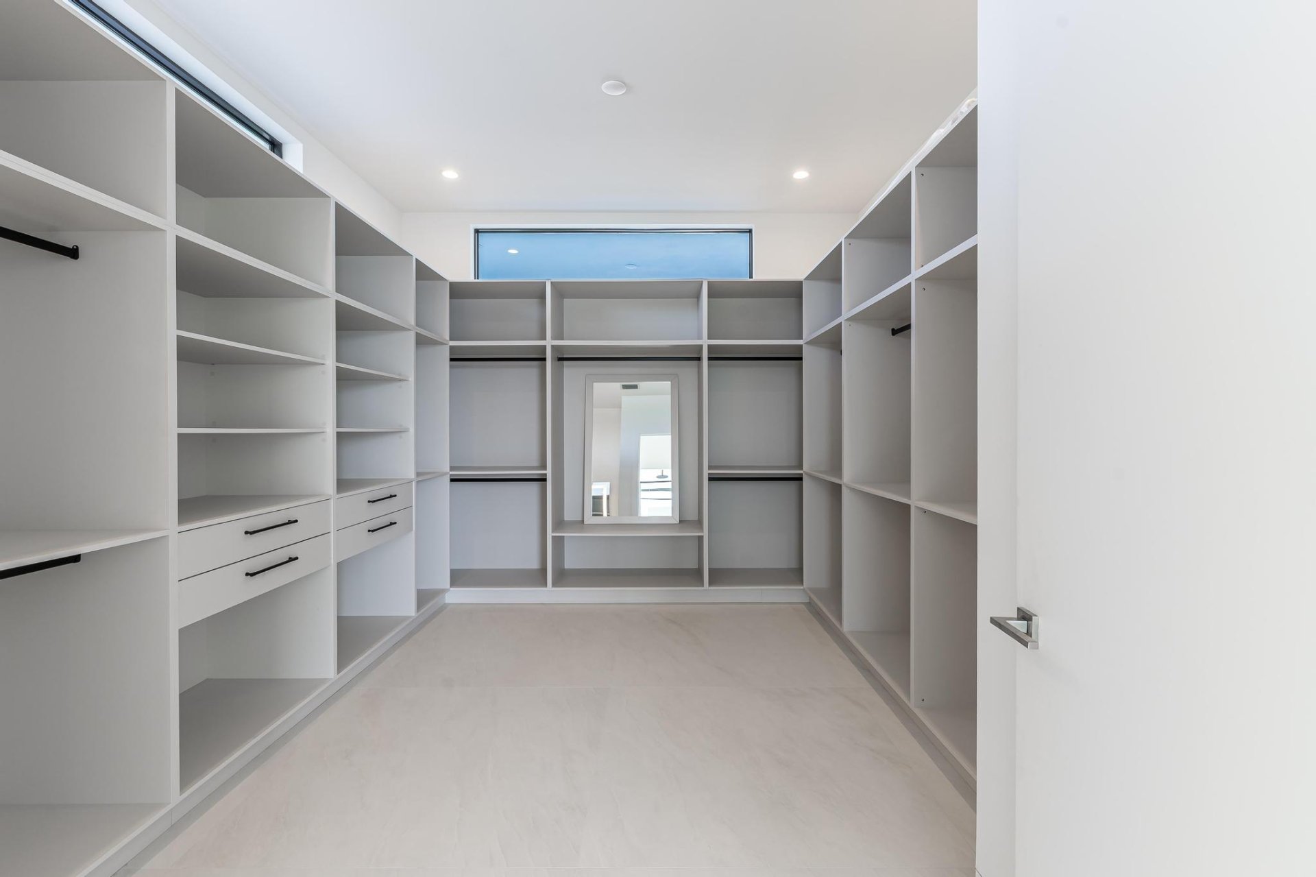 Photo - Penderie (Walk-in)