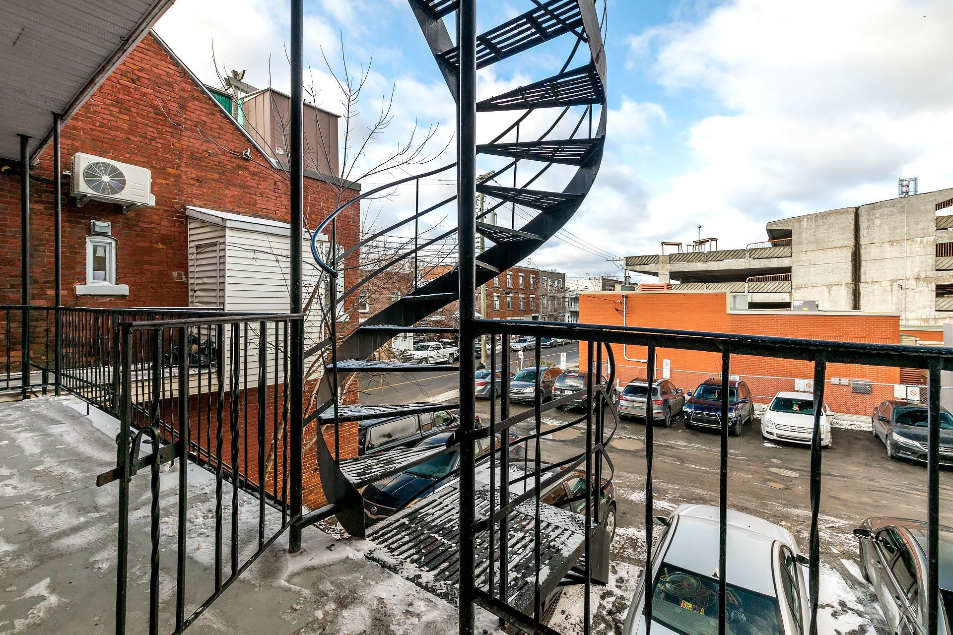 Photo - Stationnement