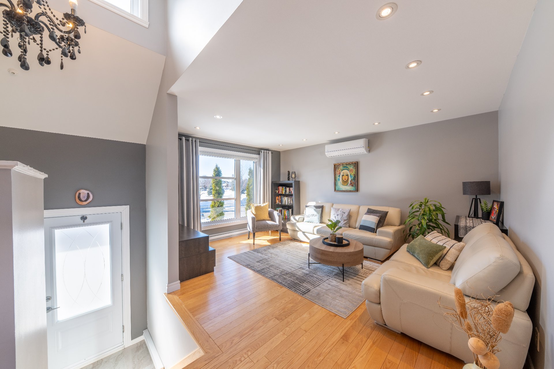 Photo - Overall View