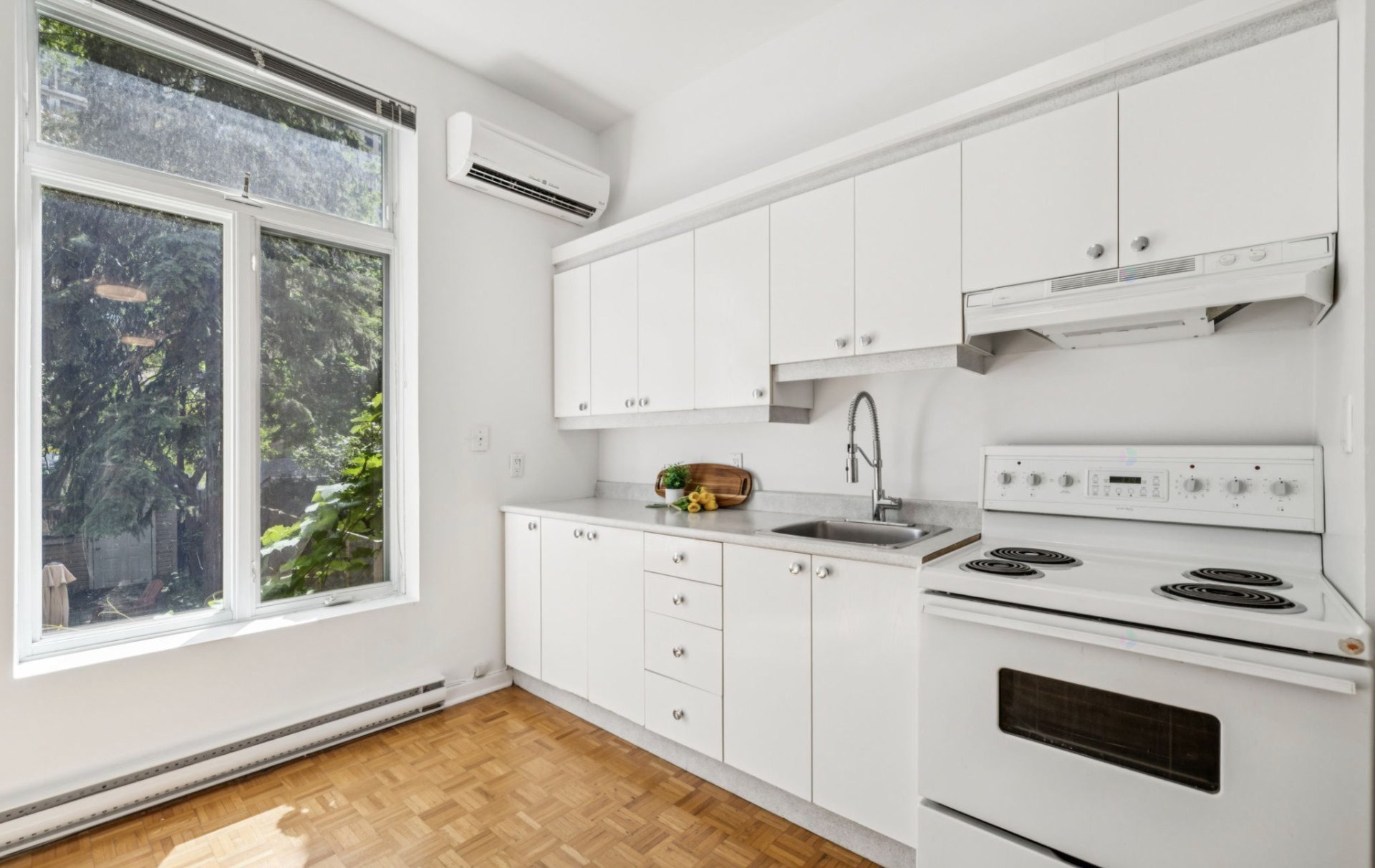 Photo - Kitchen