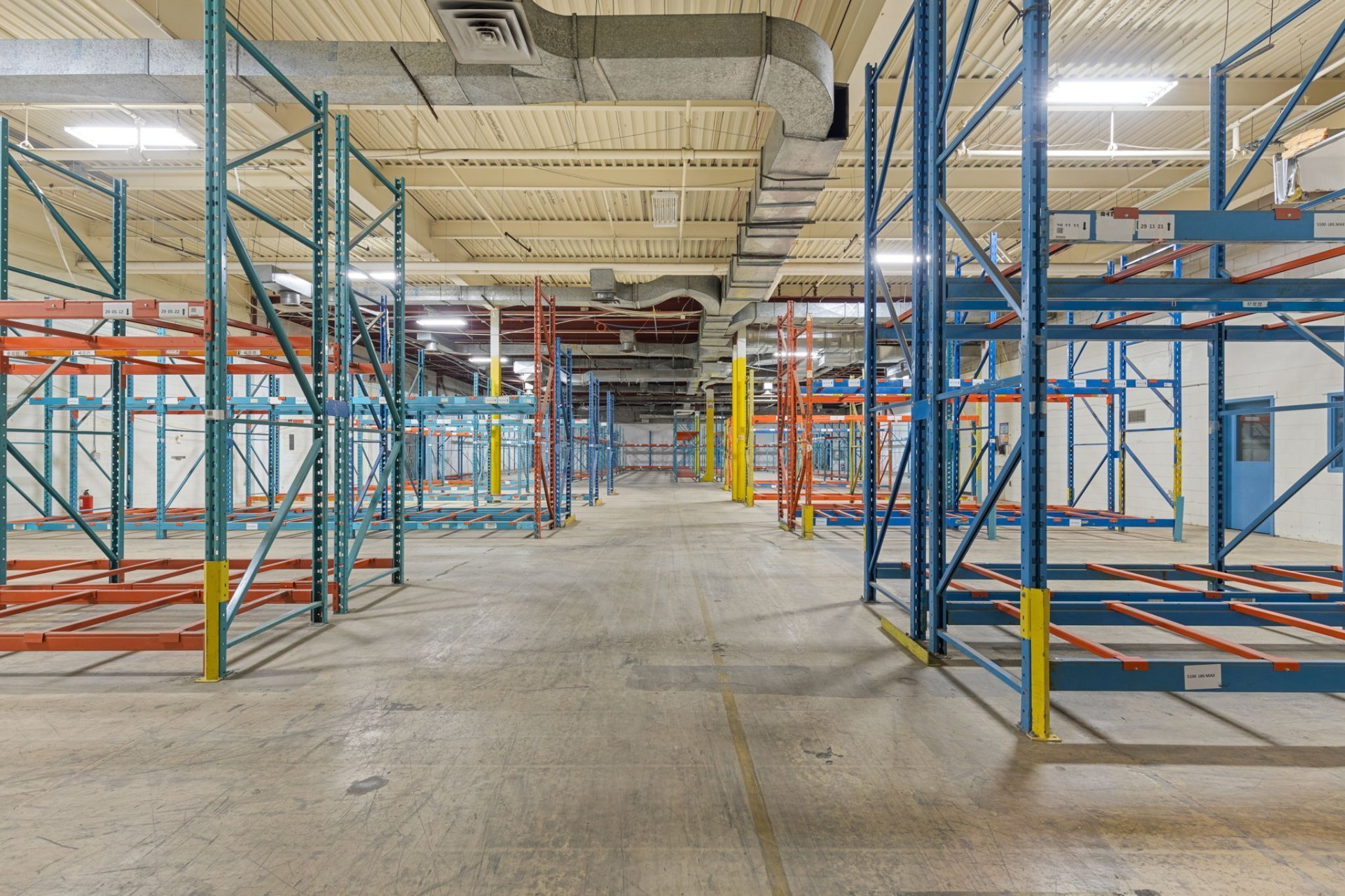 Photo - Entrepôt