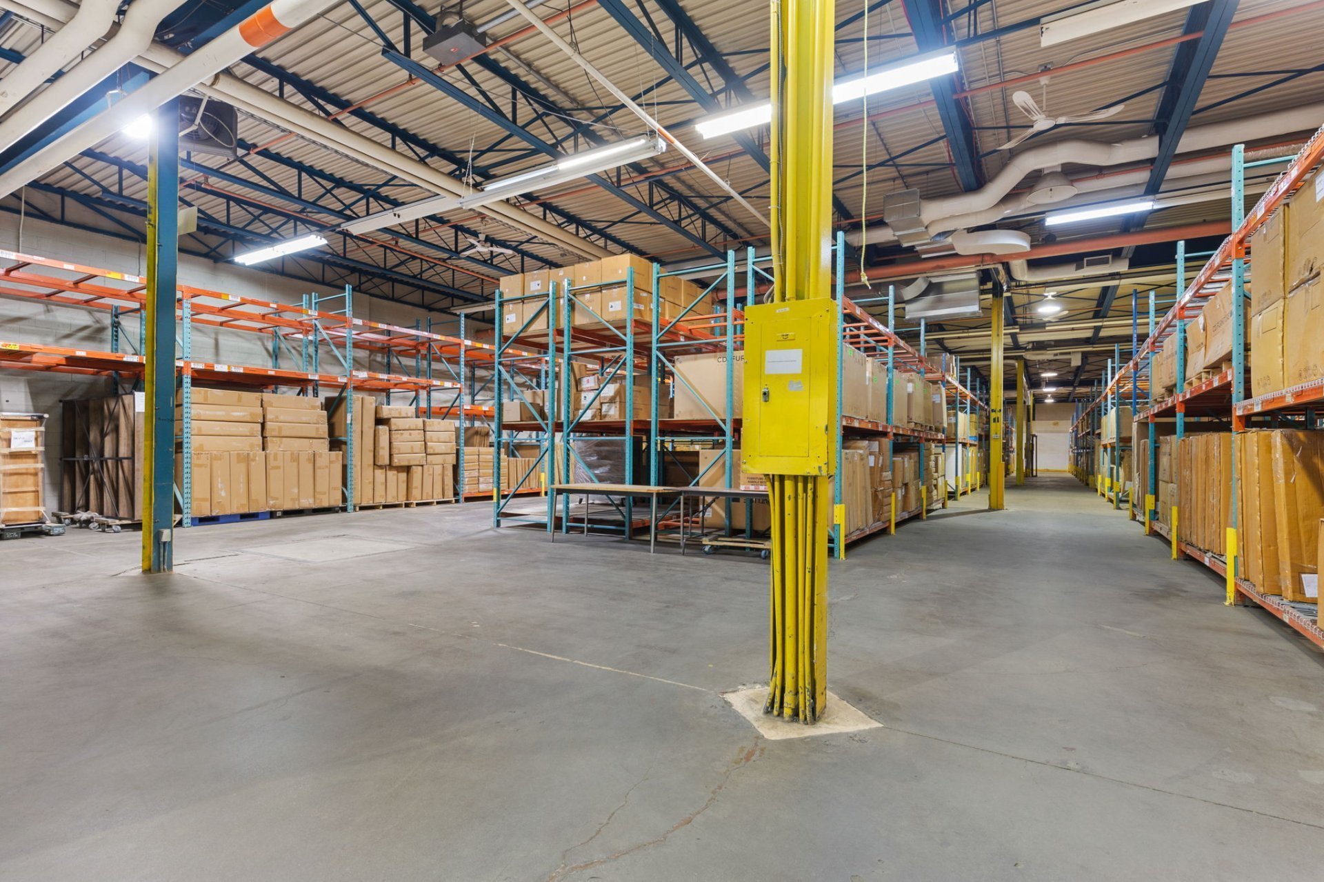 Photo - Entrepôt