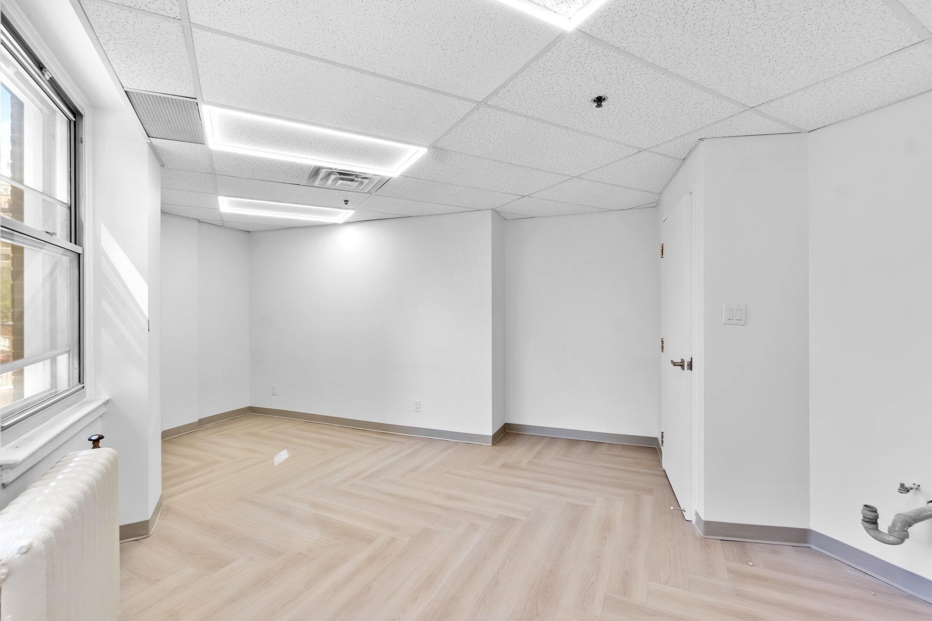 Photo - Bureau