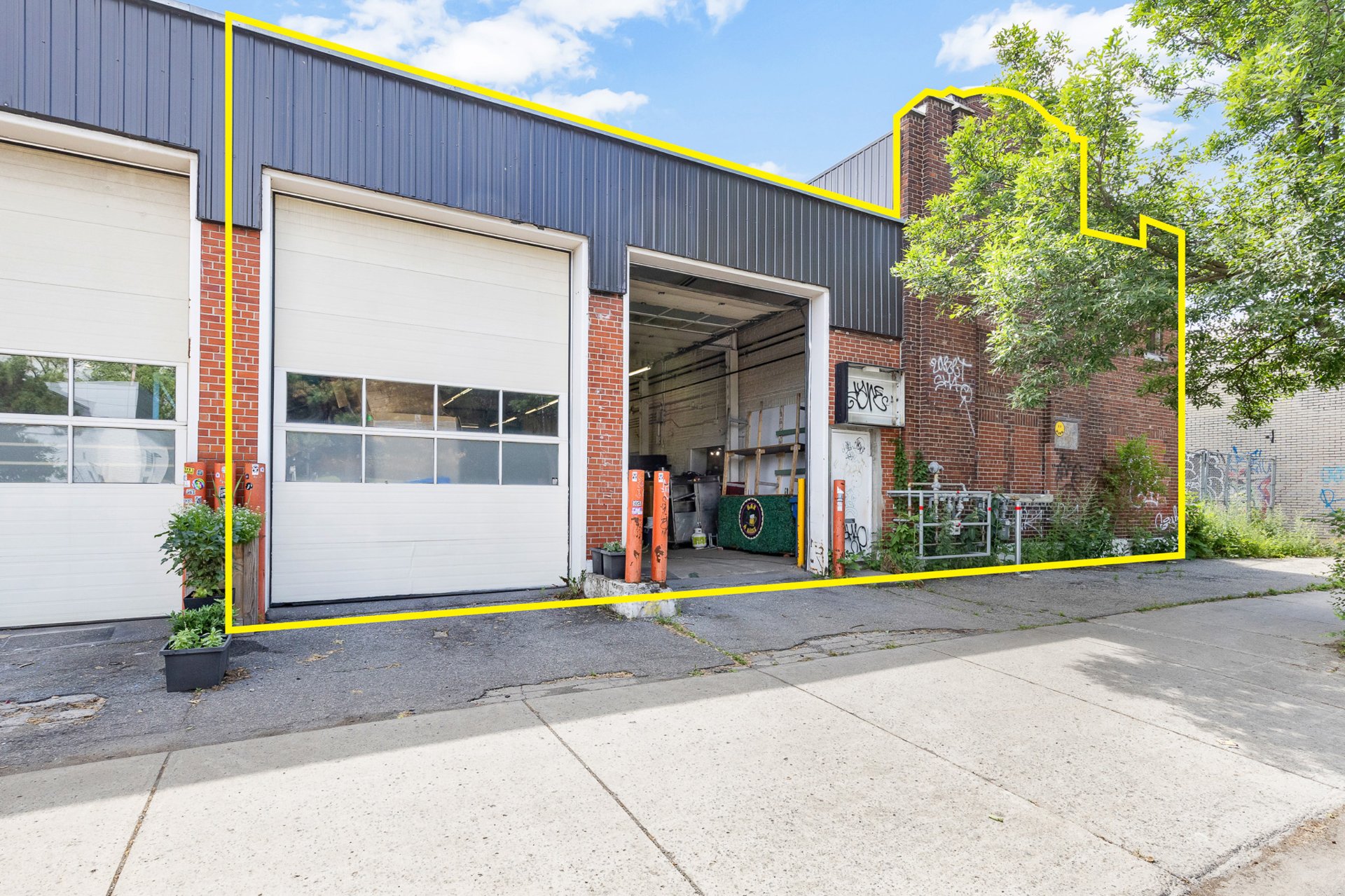 Photo - Shipping (door/dock)