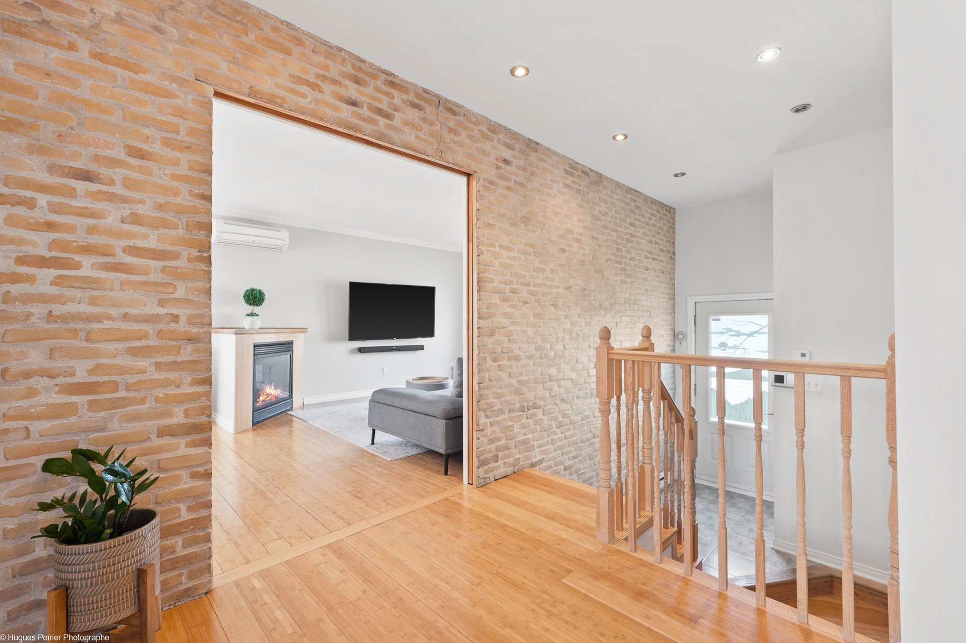 Photo - Hallway