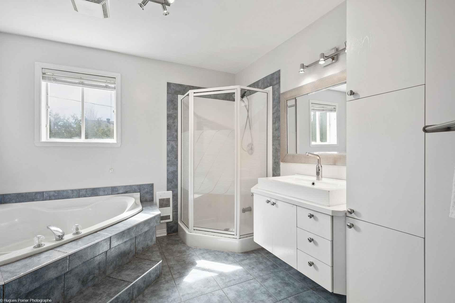 Photo - Bathroom