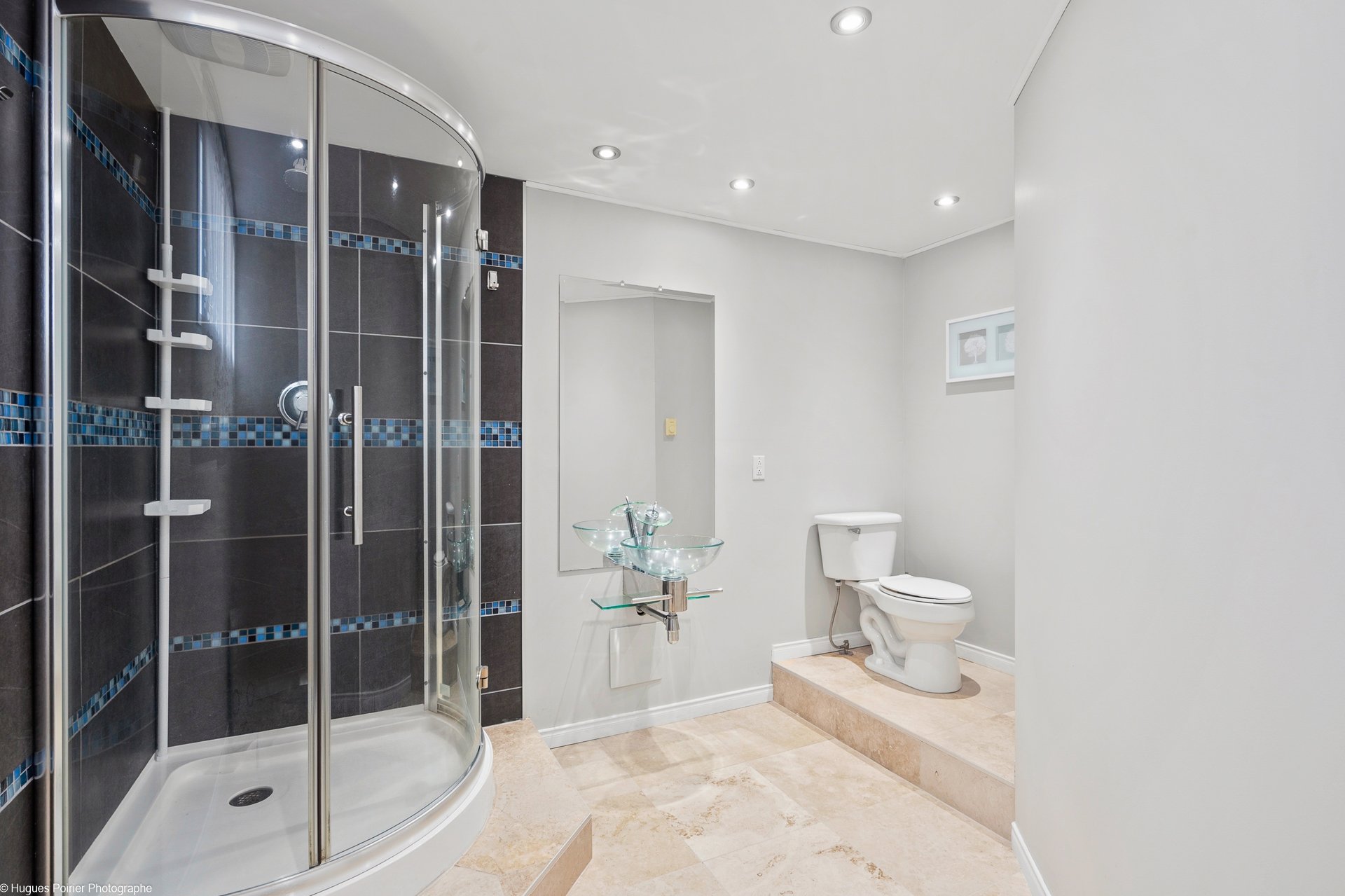 Photo - Ensuite bathroom