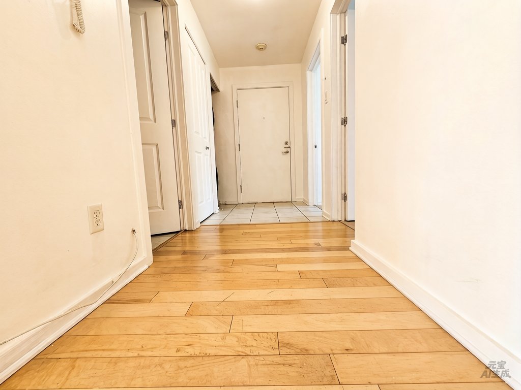 Photo - Hallway