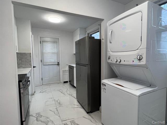 Photo - Kitchen