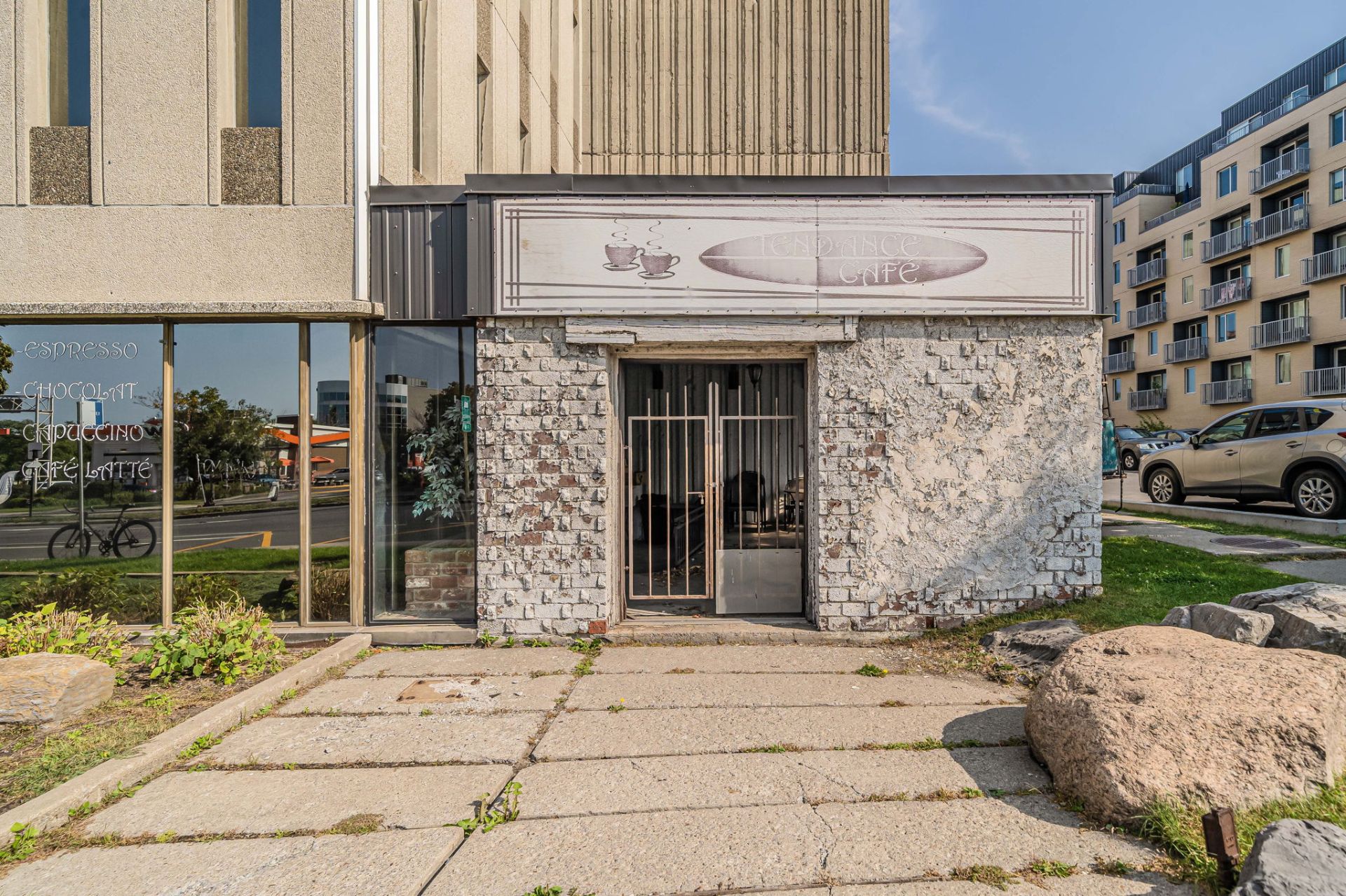 Photo - Façade