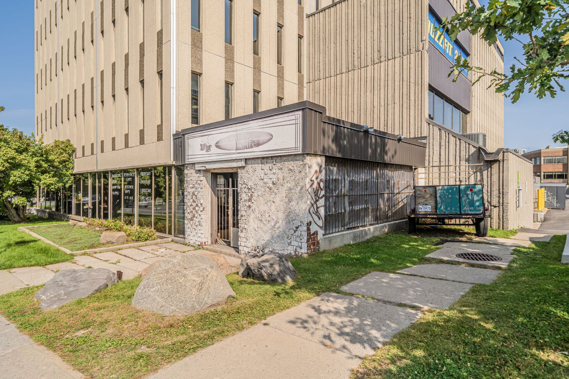 Photo - Façade