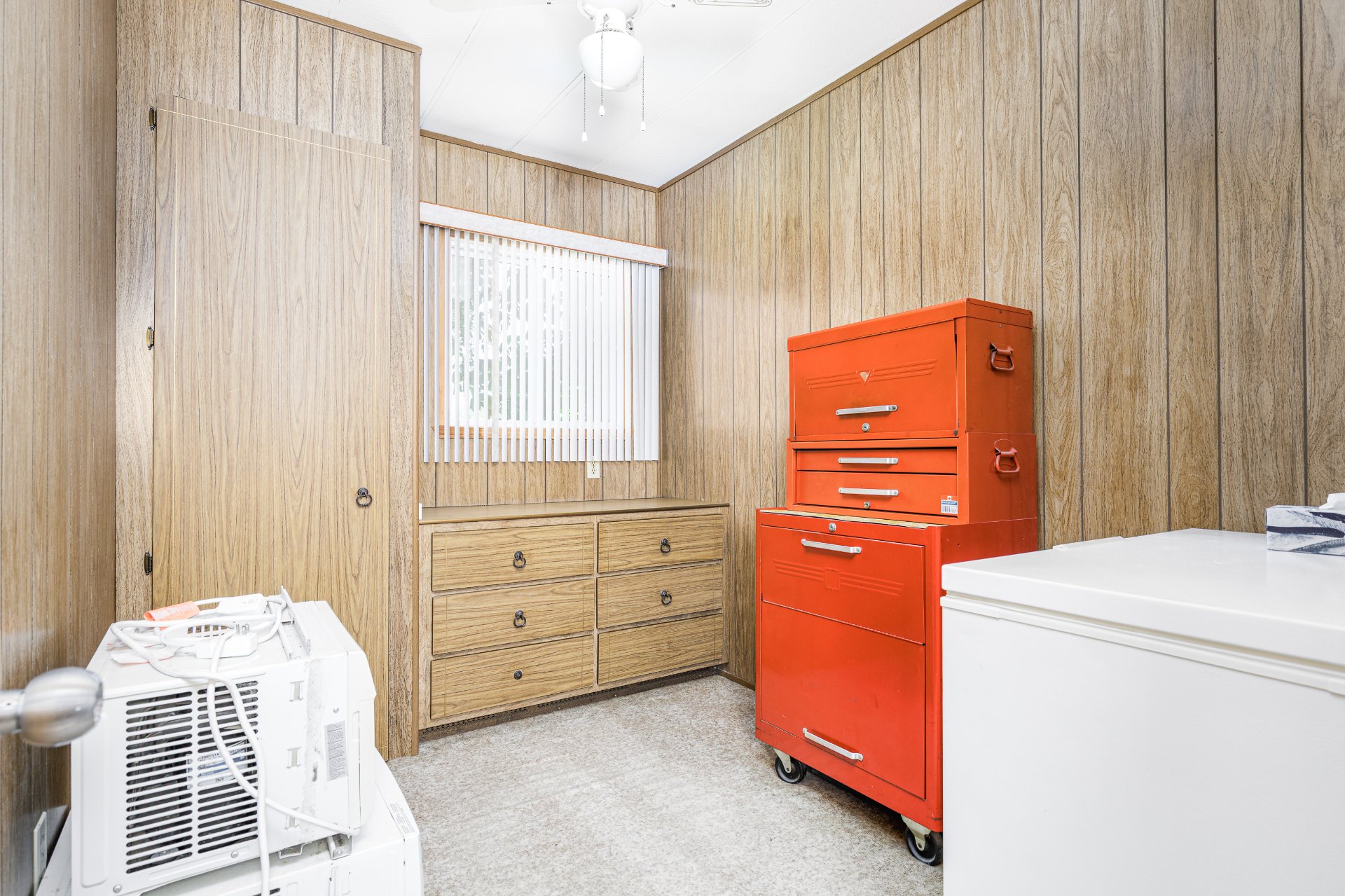 Photo - Bureau