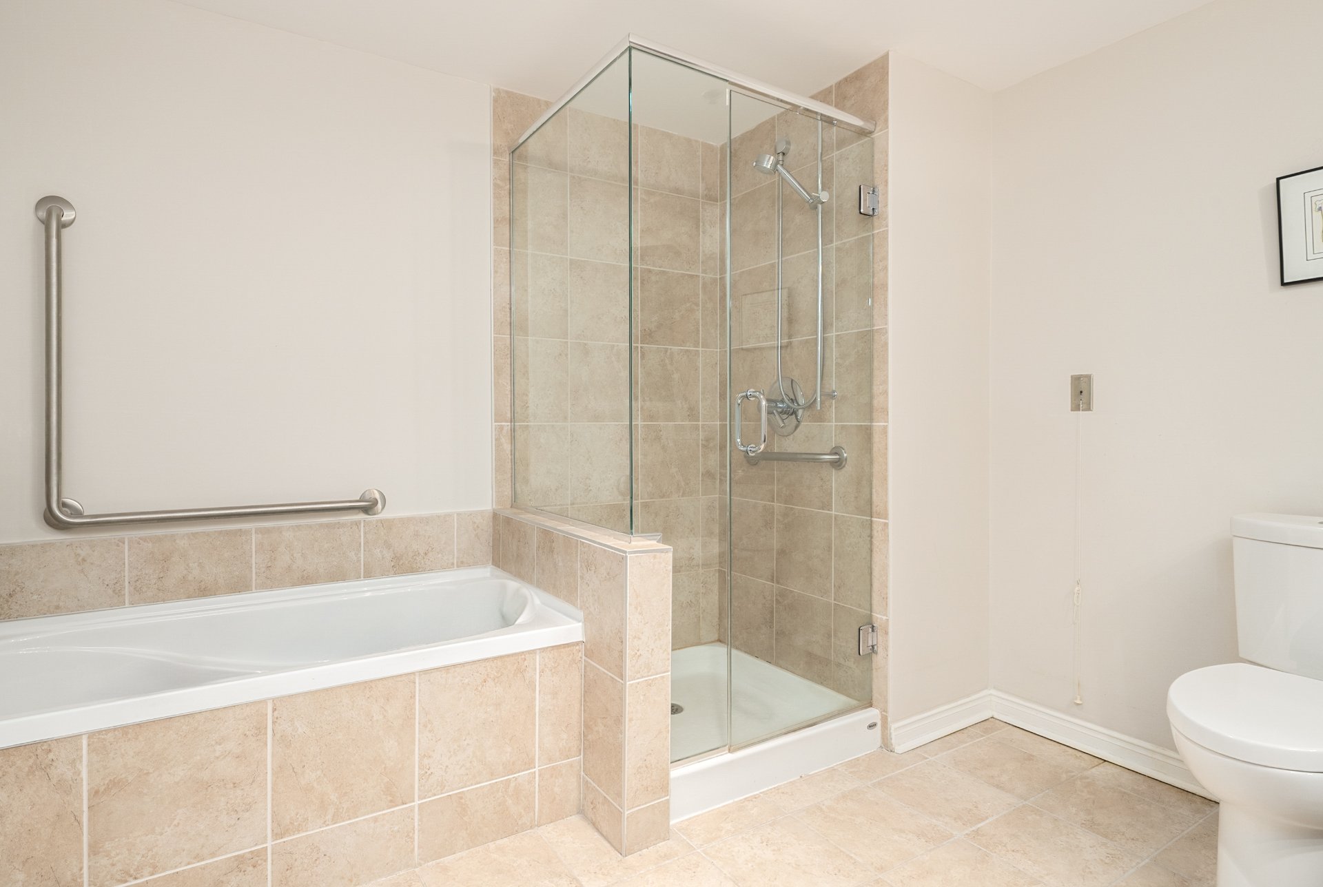 Photo - Ensuite bathroom