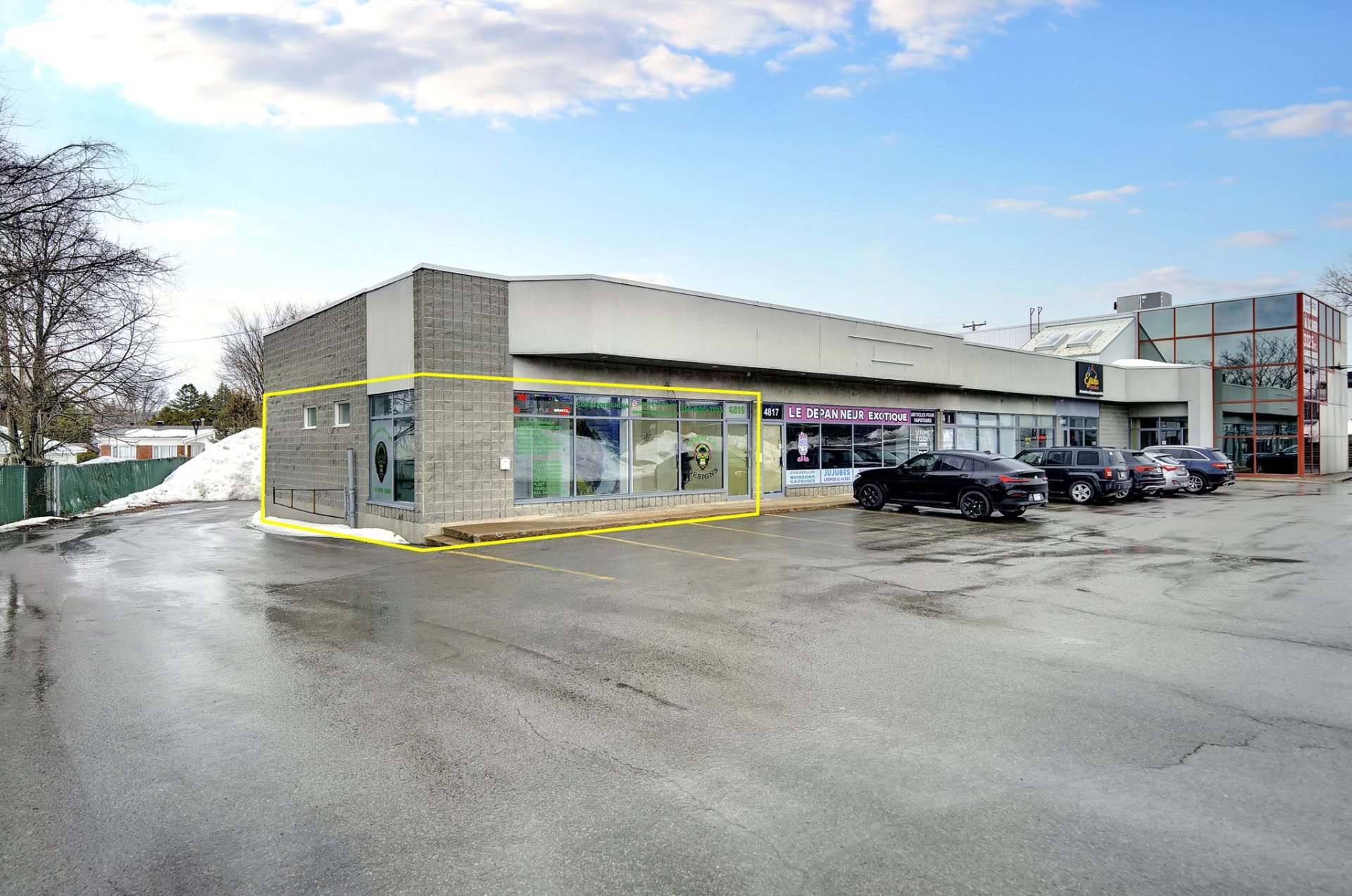 Photo - Exterior entrance