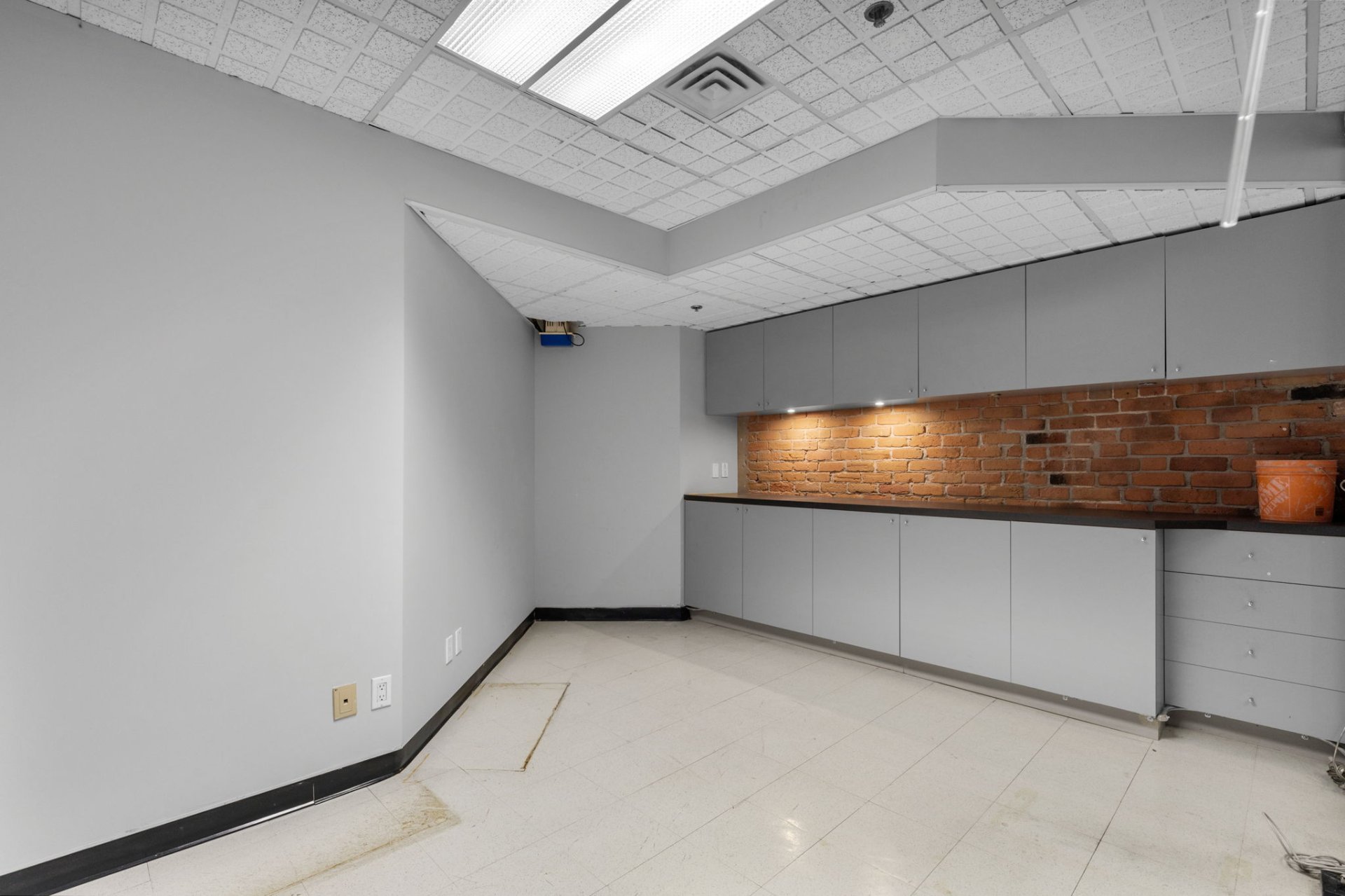 Photo - Kitchen