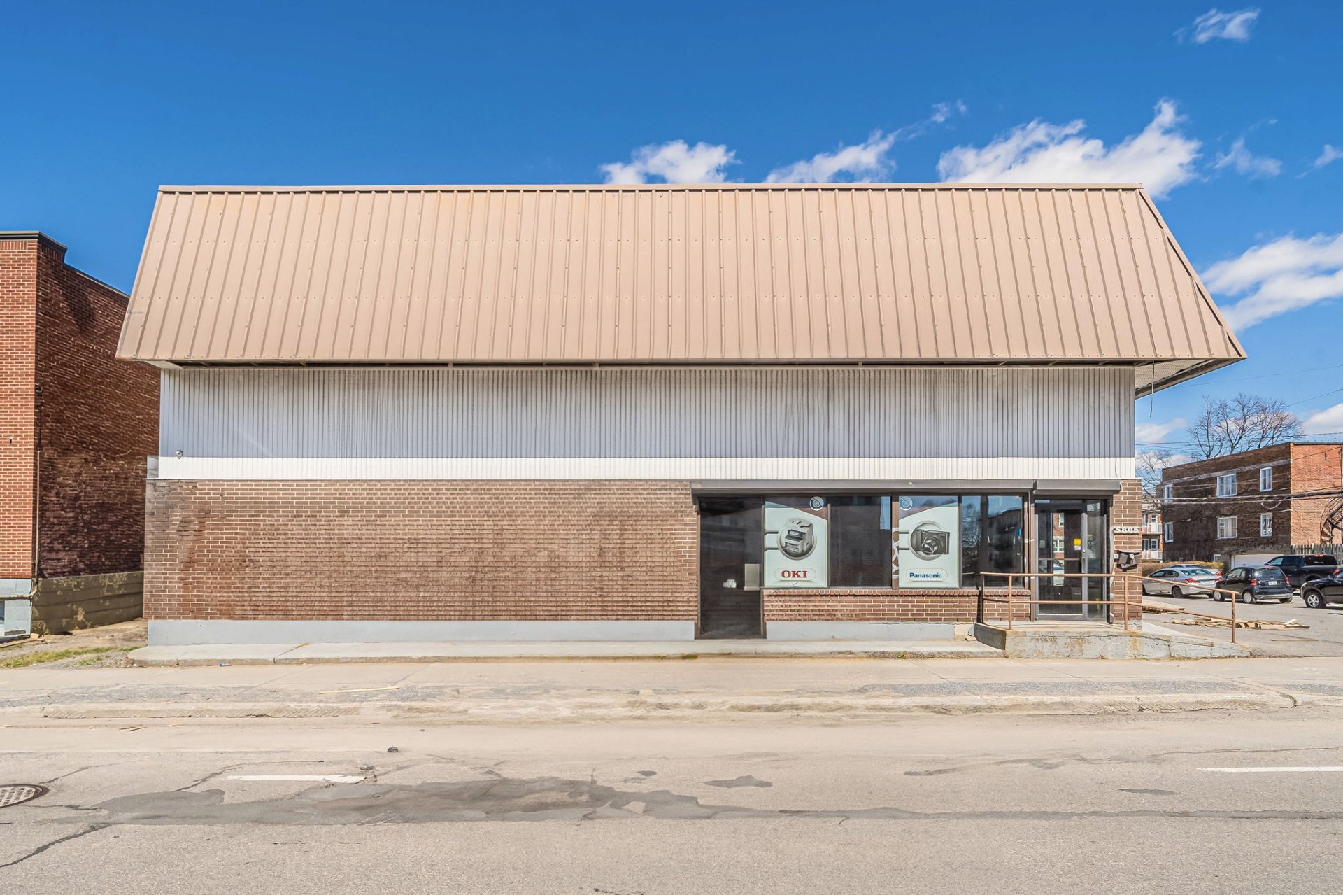 Photo - Frontage