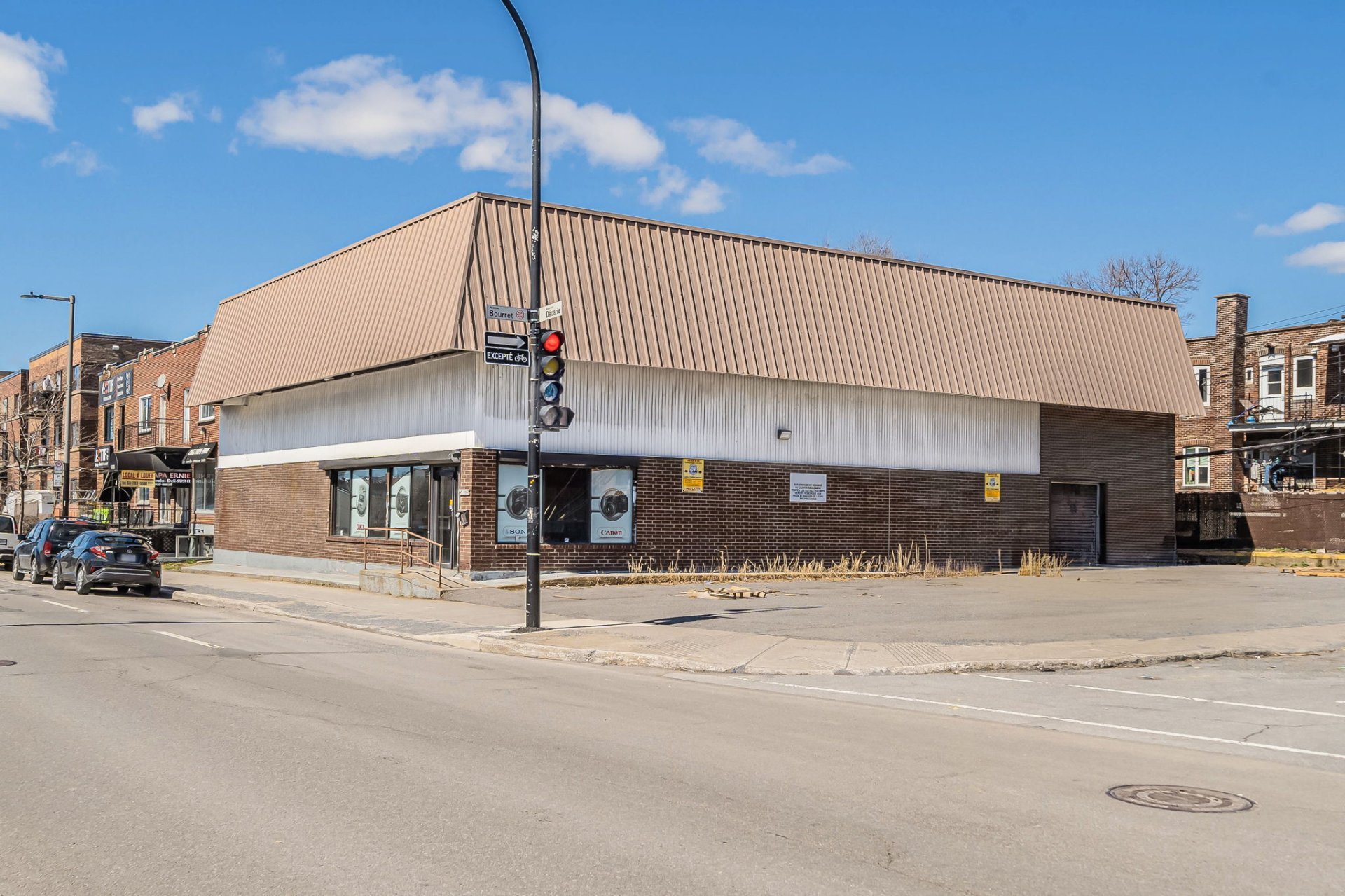 Photo - Frontage