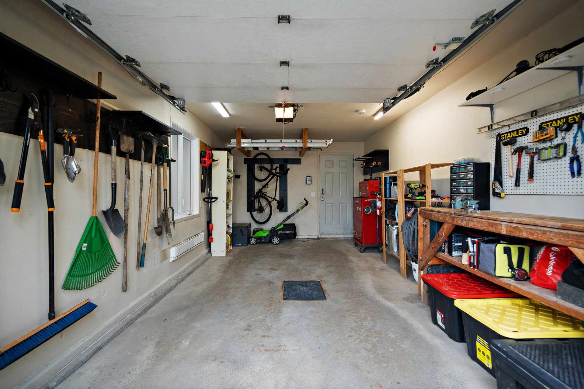 Photo - Garage