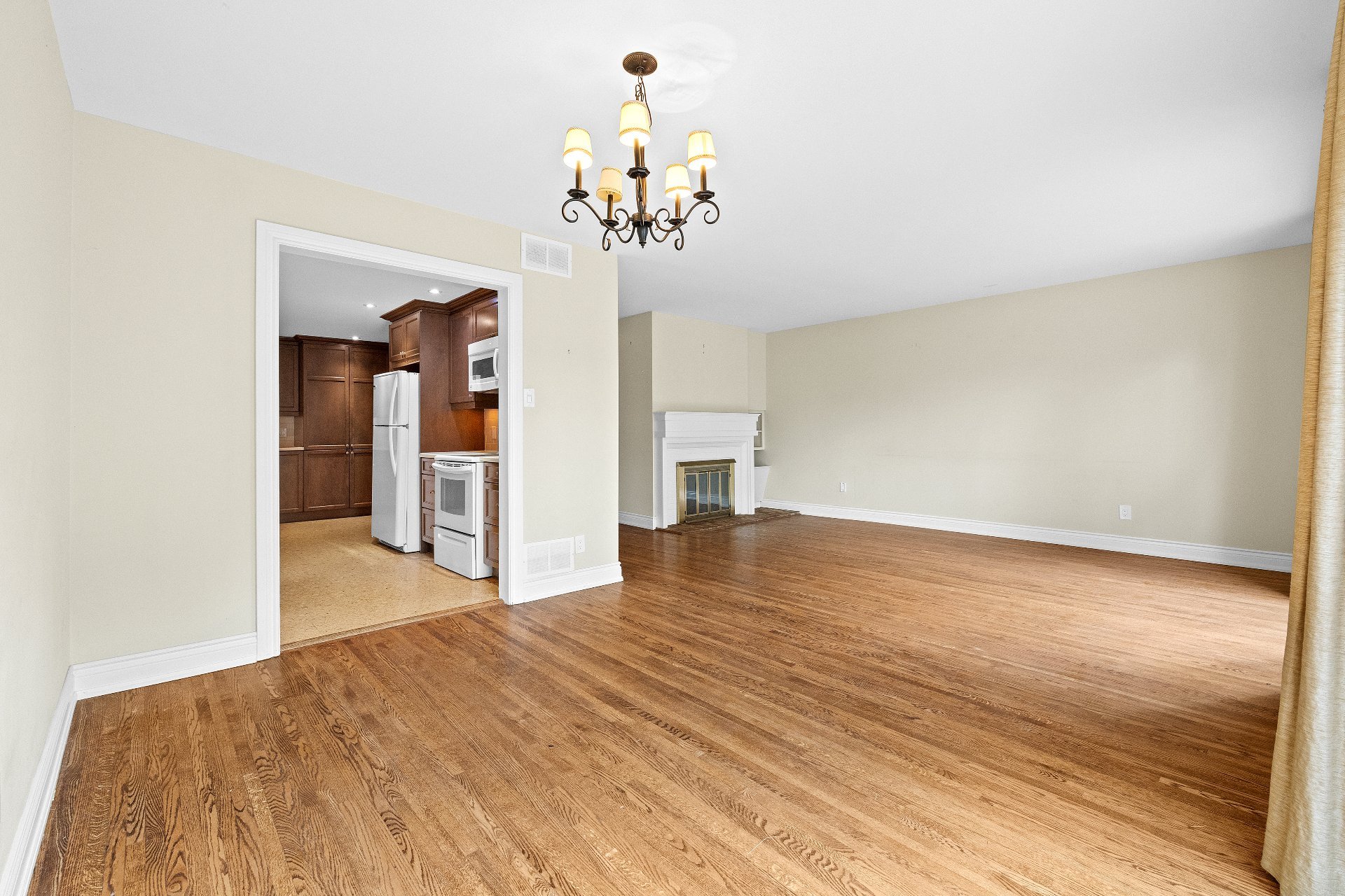 Photo - Dining room