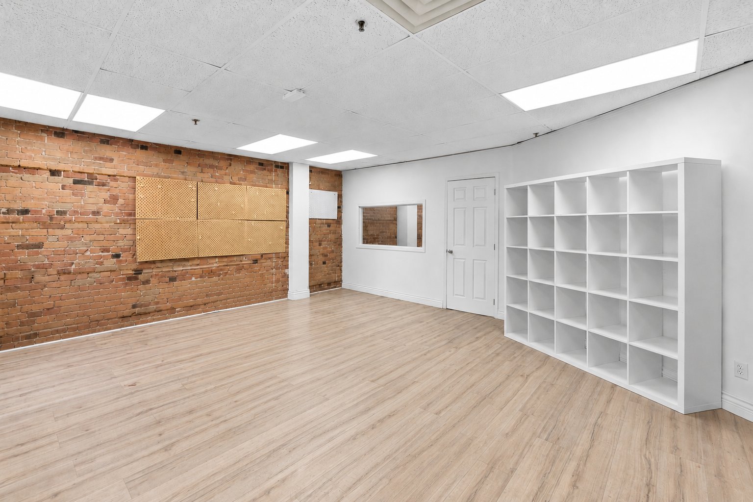 Photo - Interior