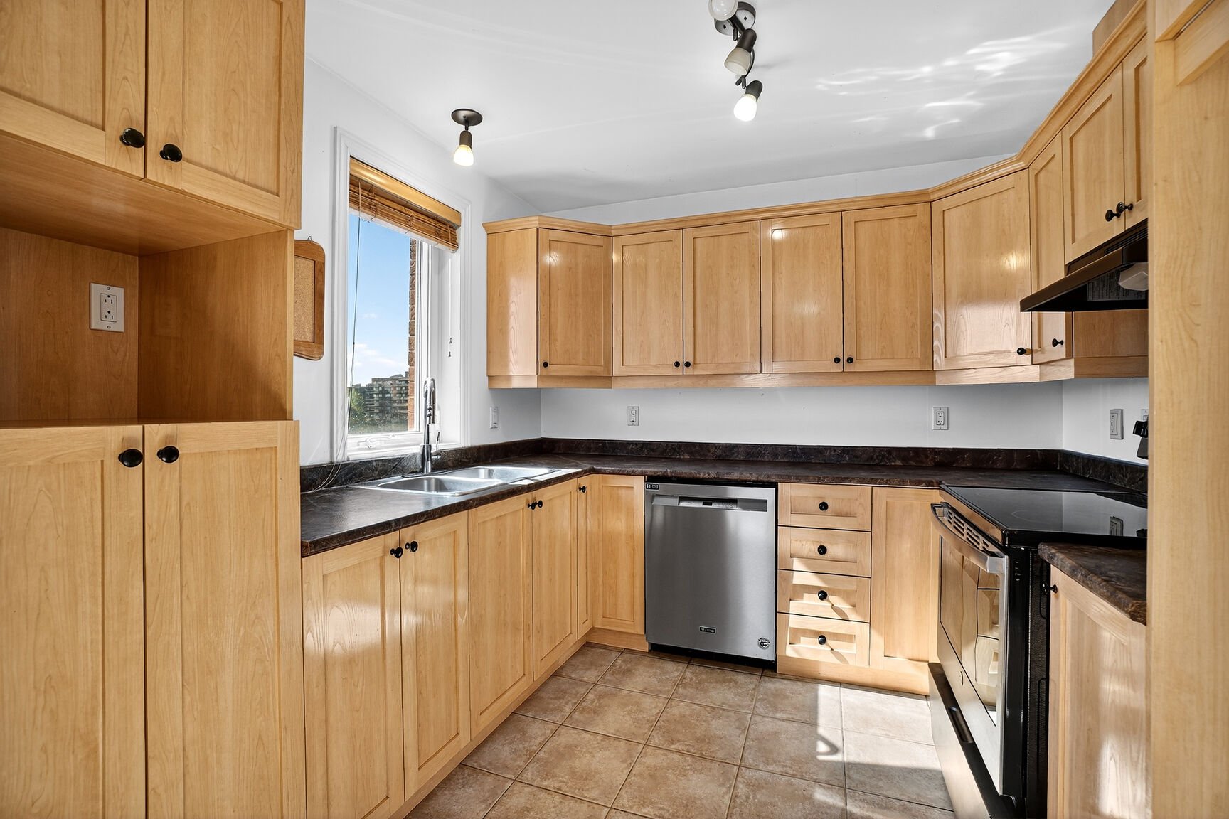 Photo - Kitchen