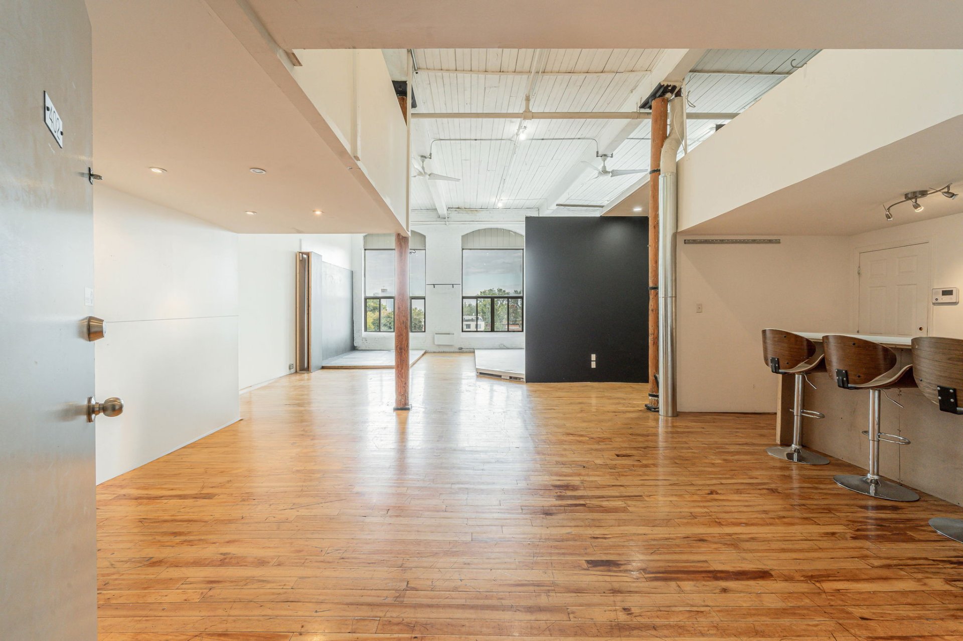 Photo - Interior