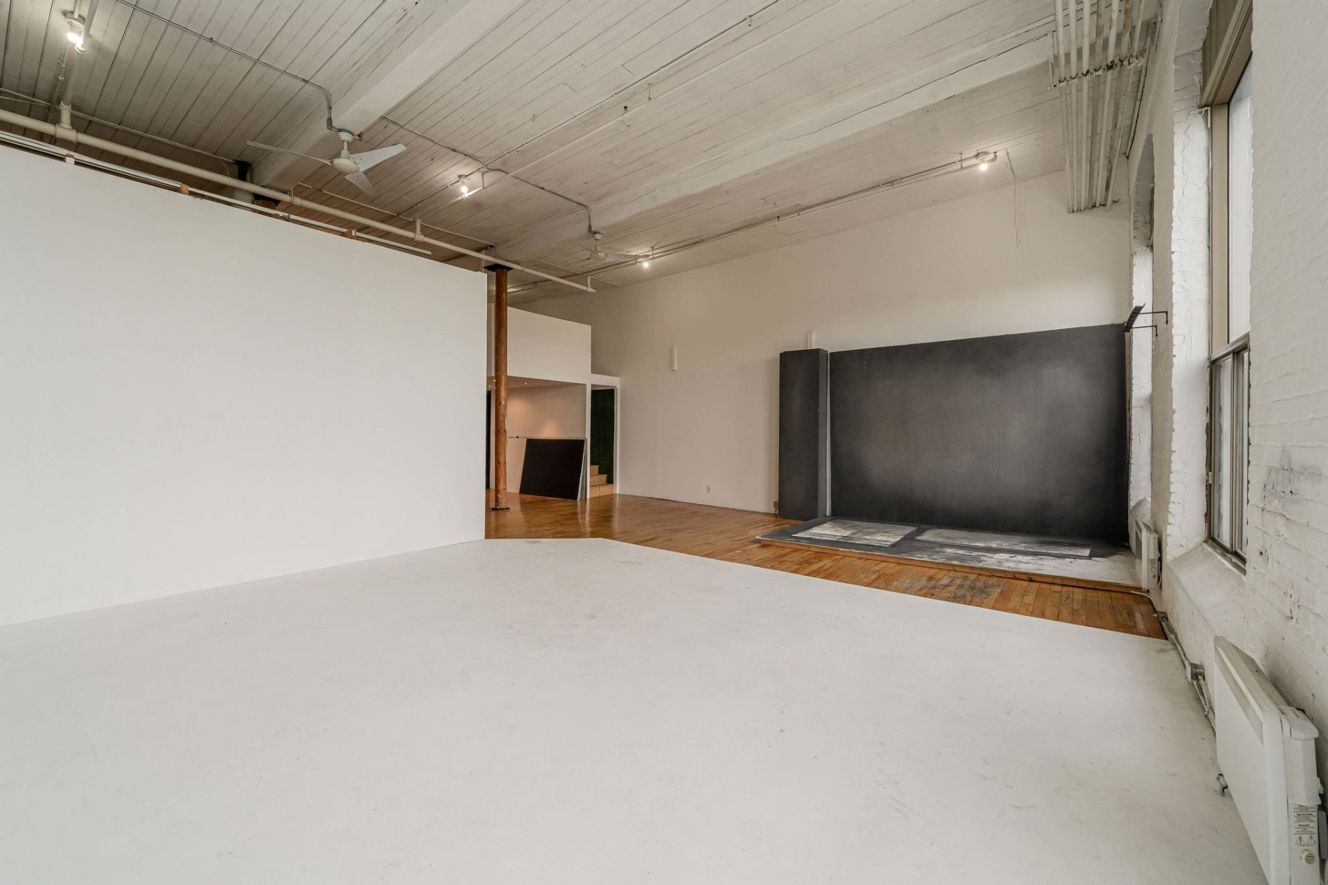 Photo - Interior