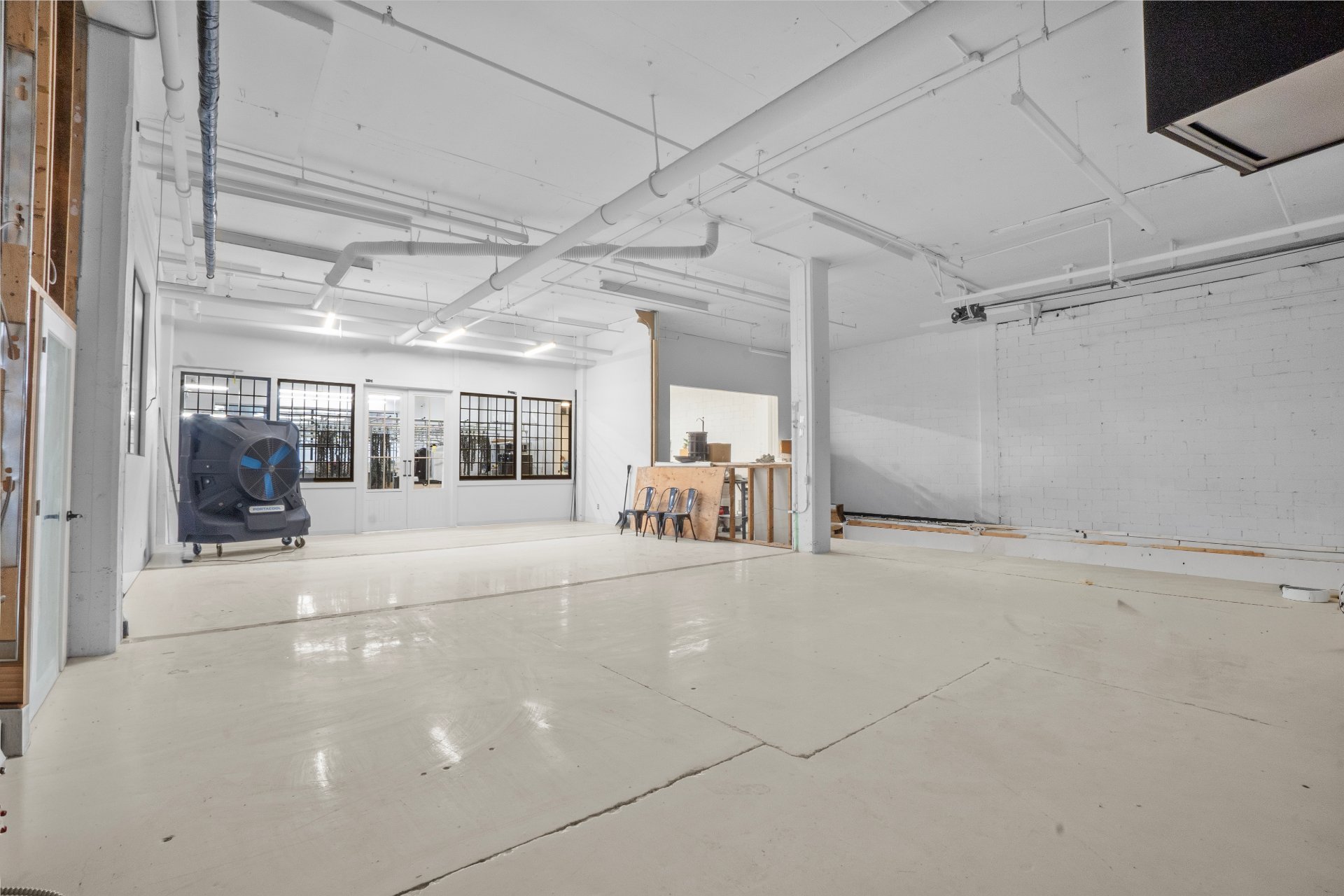 Photo - Interior