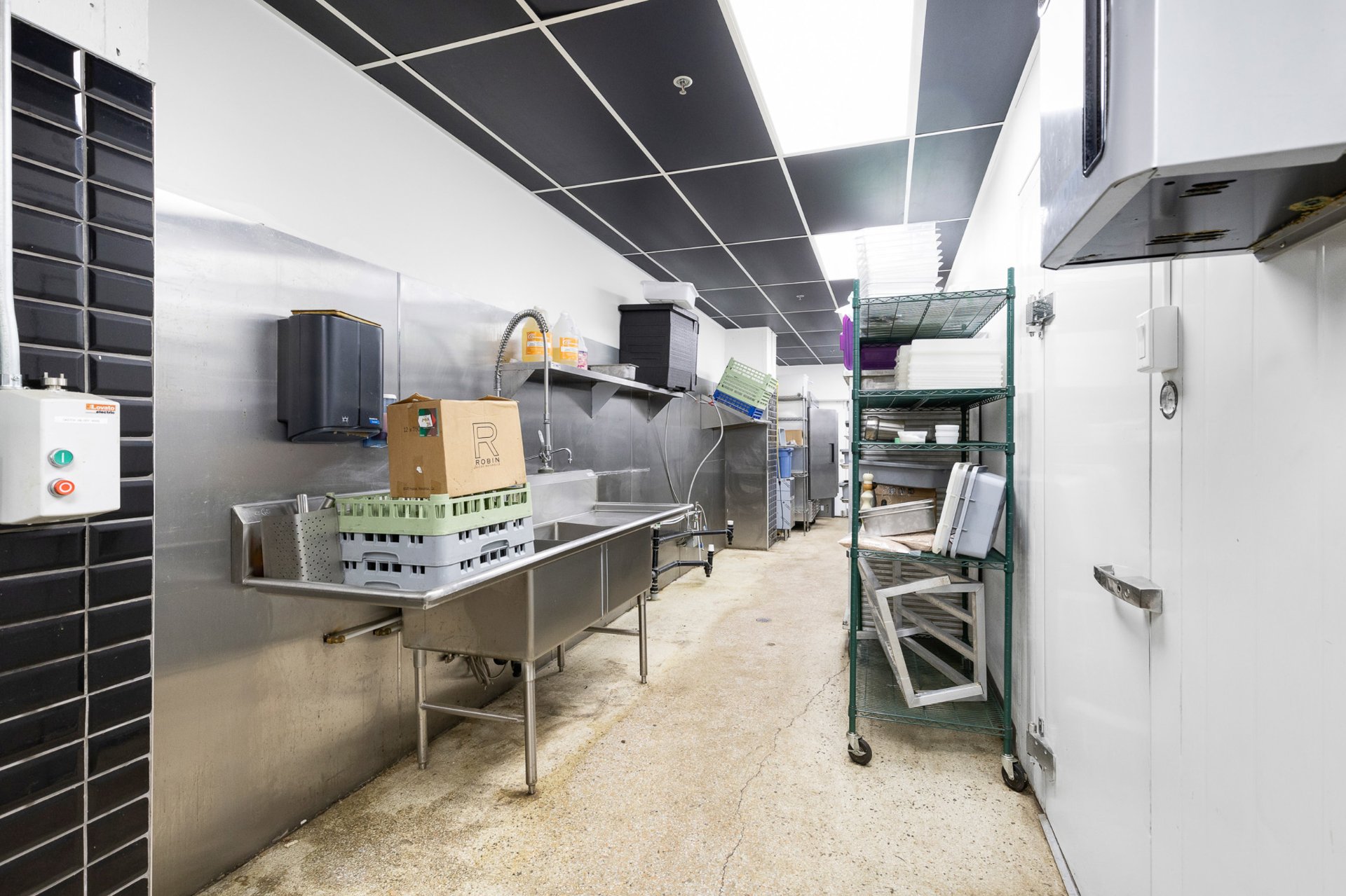 Photo - Kitchen
