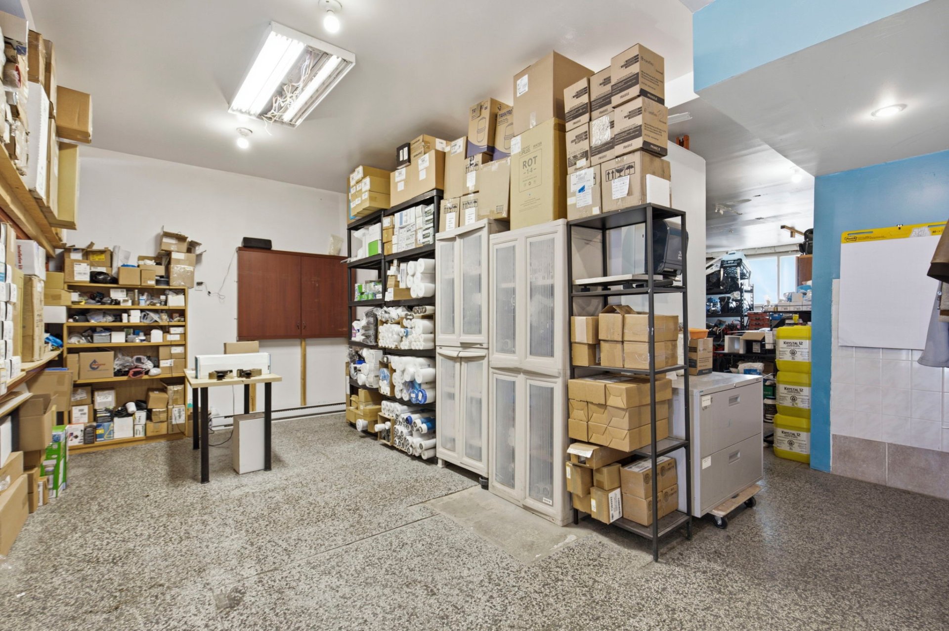 Photo - Commerce